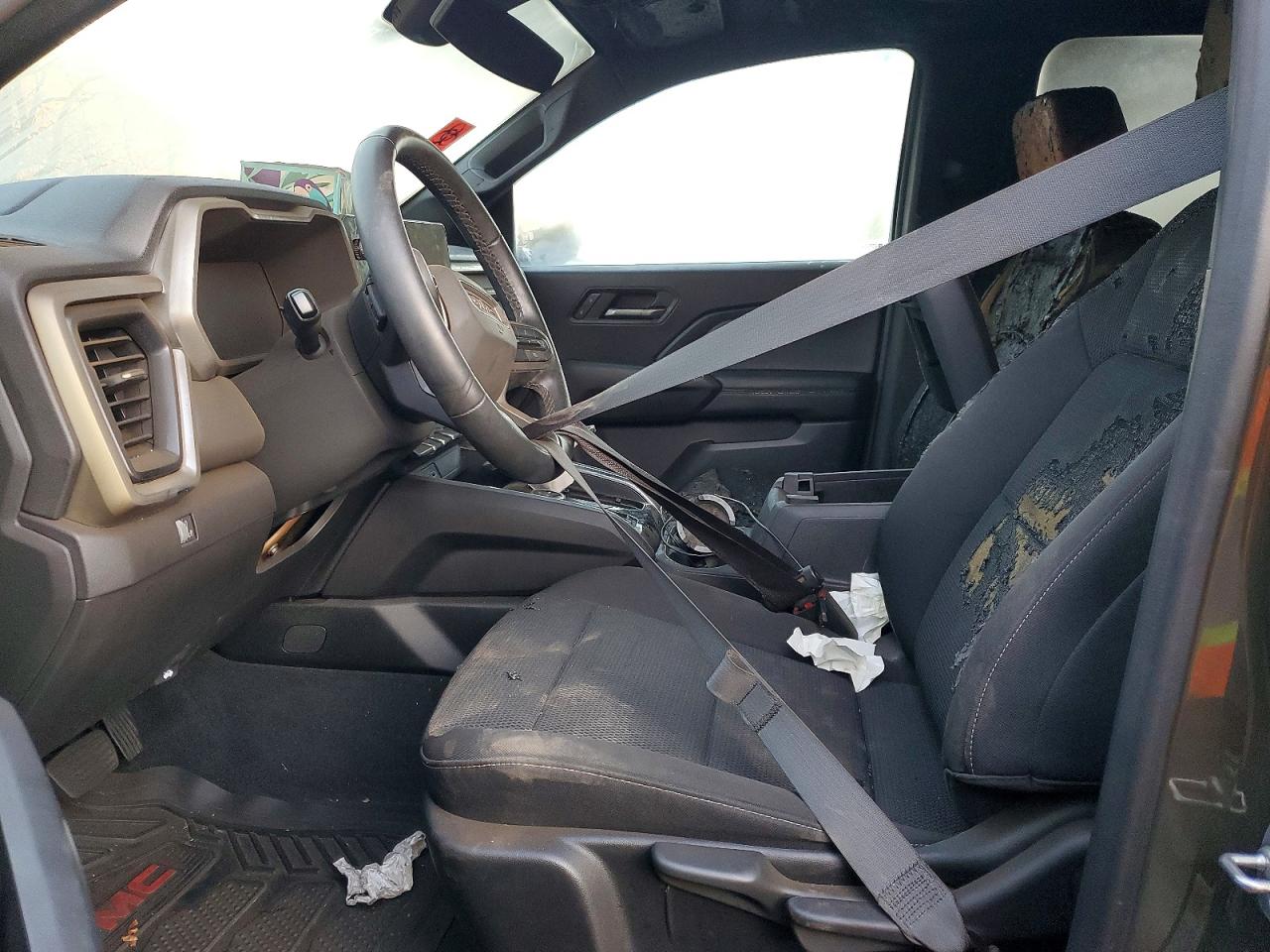 2024 GMC Canyon VIN 1GTP6BEKXR1152068 photo 7
