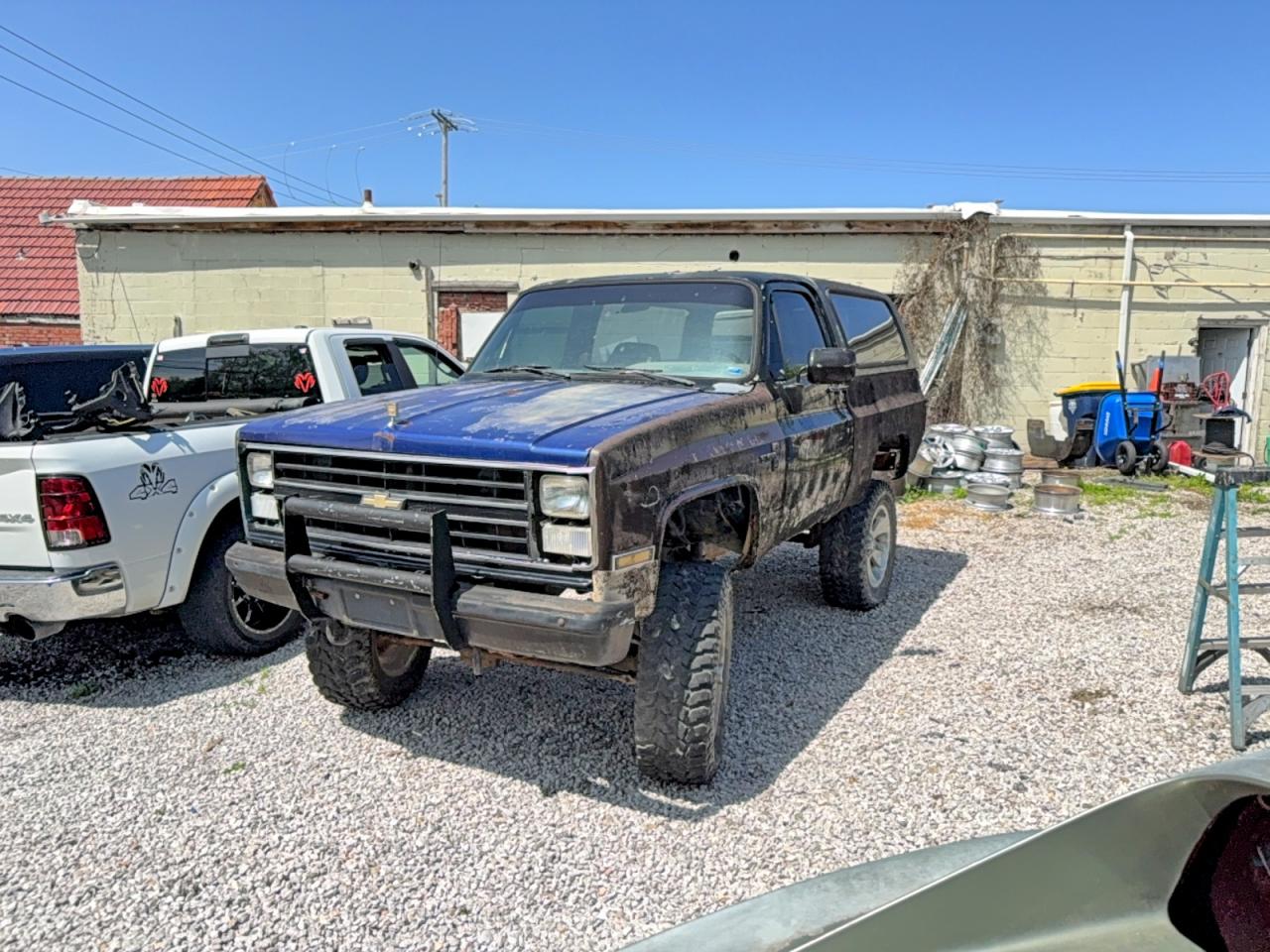 1988 Chevrolet Blazer VIN 1GNEV18K7JF186175 photo 2
