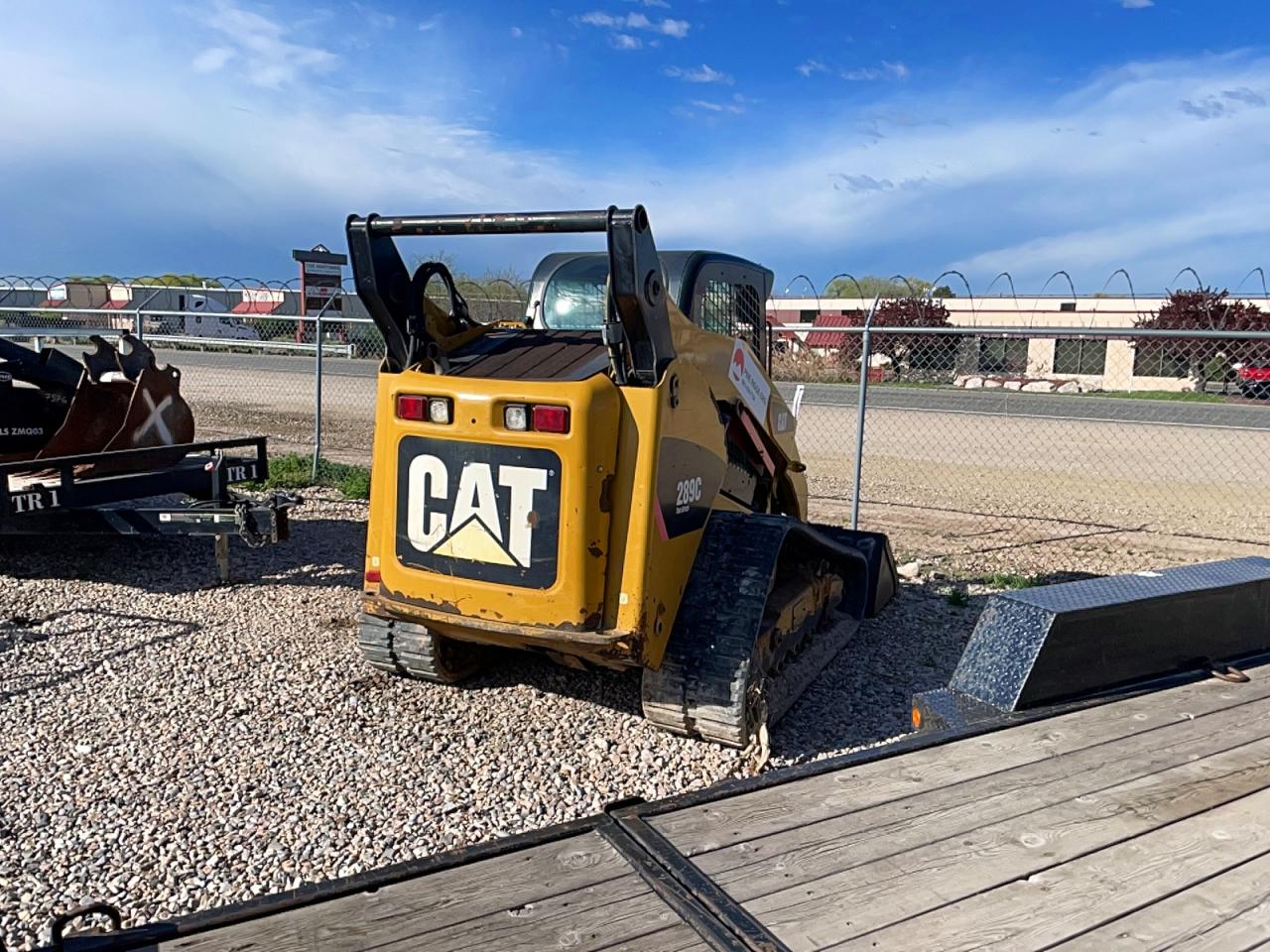 2011 Caterpillar All models VIN CAT0289CCJMP02077 photo 3