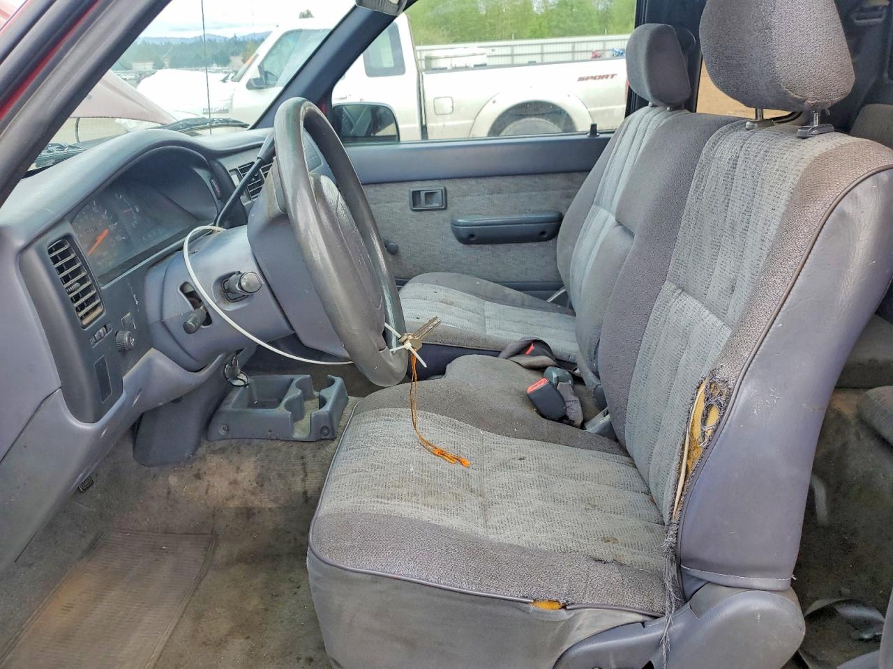 1998 TOYOTA Tacoma VIN 4TAVL52N2WZ031415 photo 7