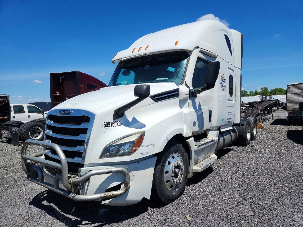 2020 FREIGHTLINER All other VIN 3AKJHHDR1LSLH8781 photo 2
