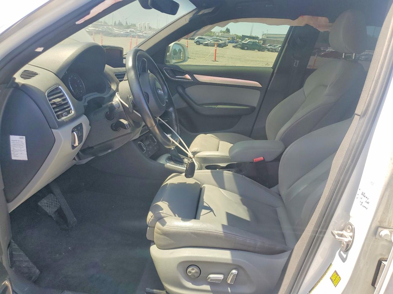 2016 Audi Q3 VIN WA1GFCFSXGR004015 photo 7