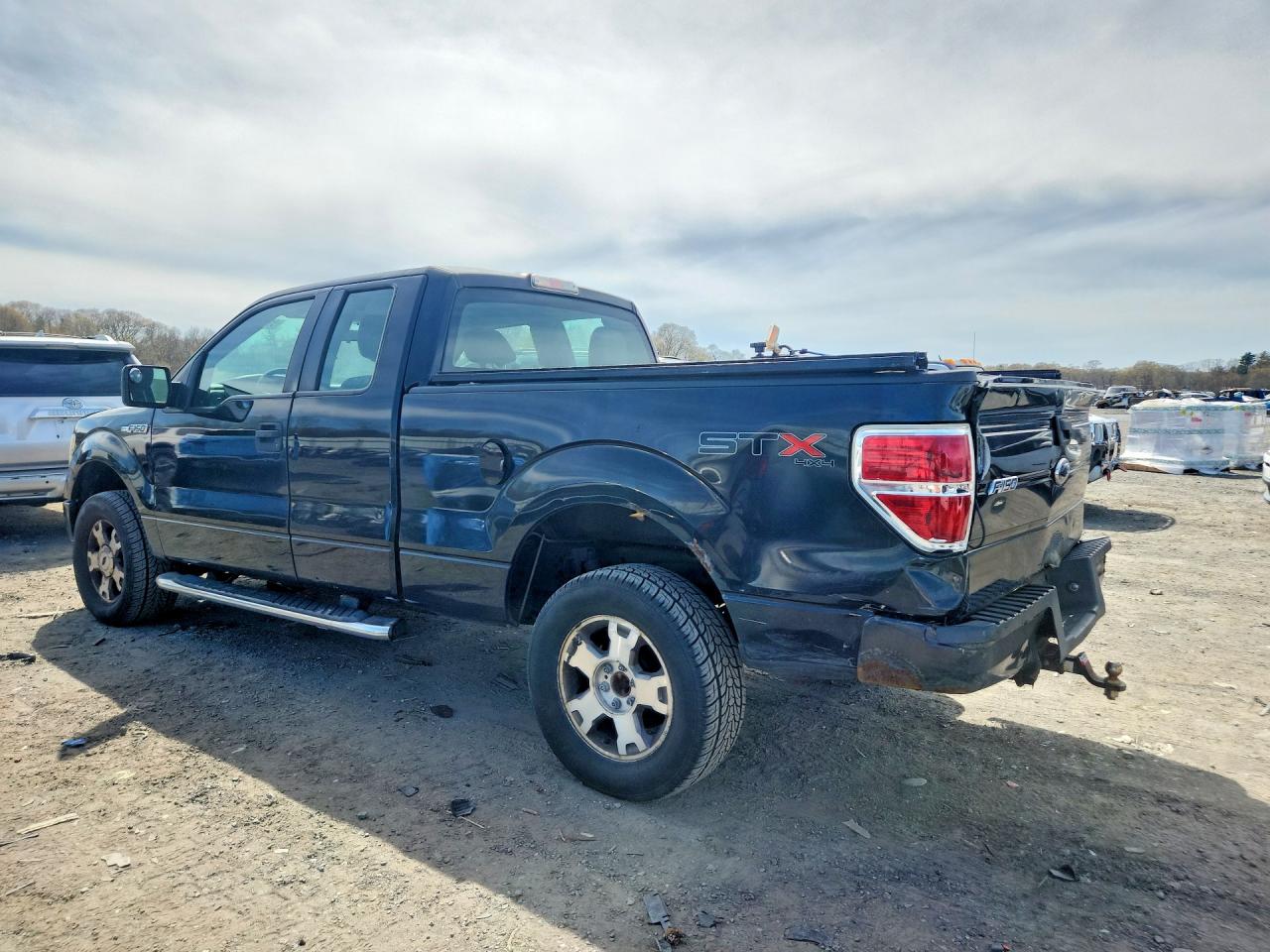 2010 Ford F150 VIN 1FTEX1E86AFD59843 photo 2