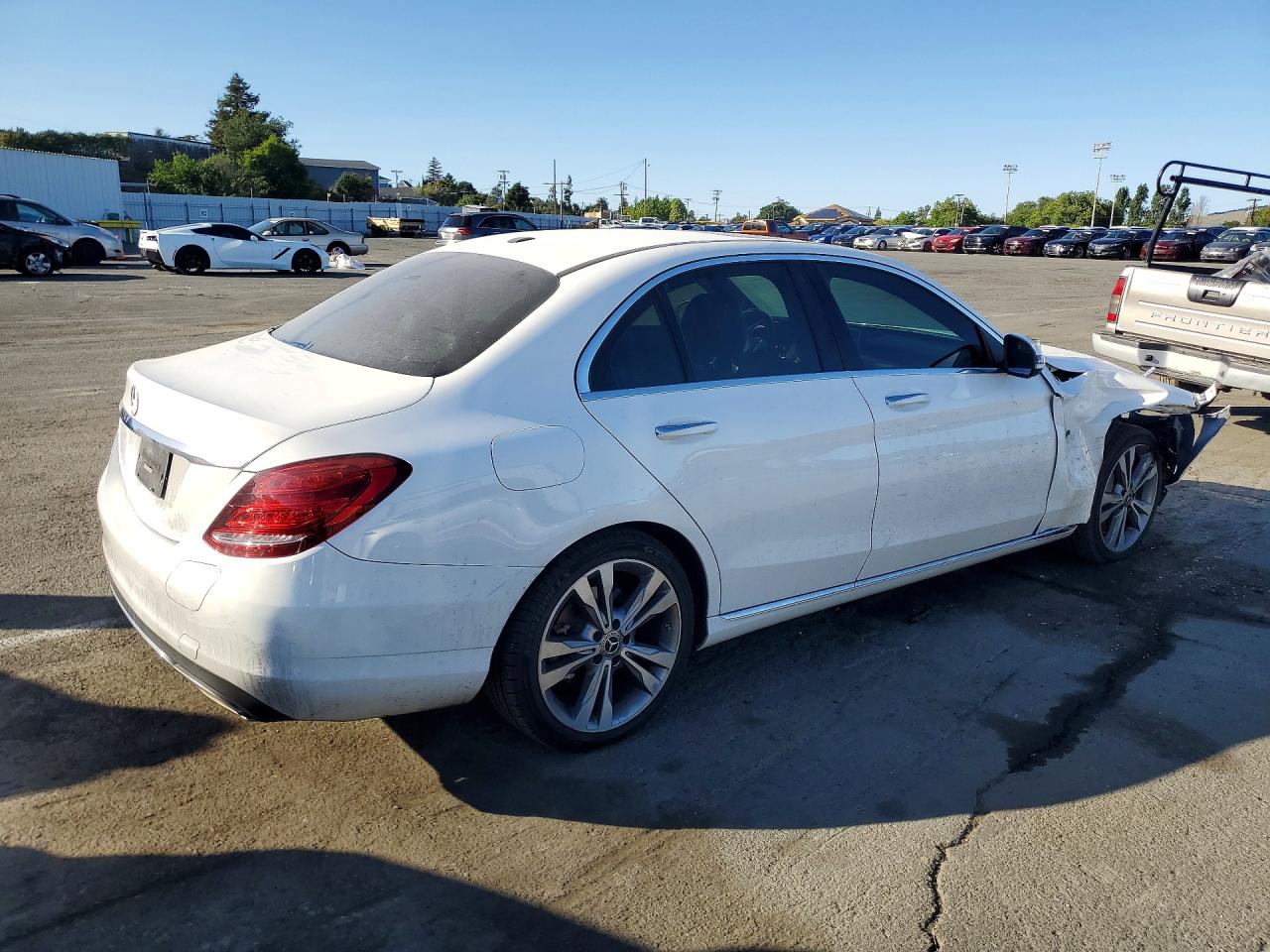 2018 MERCEDES-BENZ C class VIN 55SWF4HB9JU261649 photo 3
