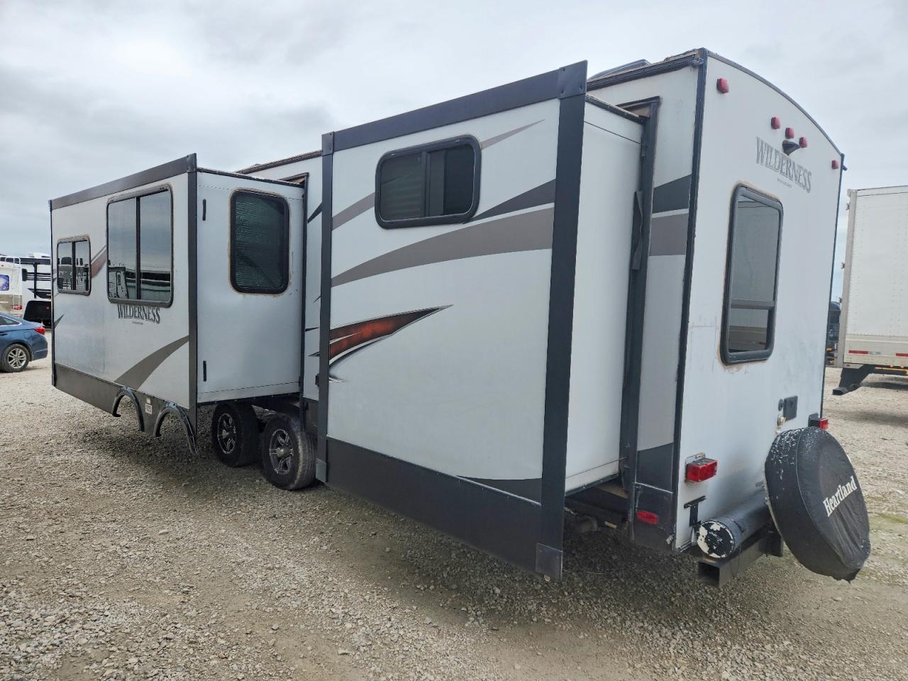 2018 HEARTLAND All models VIN 5SFNB3224JE379070 photo 3