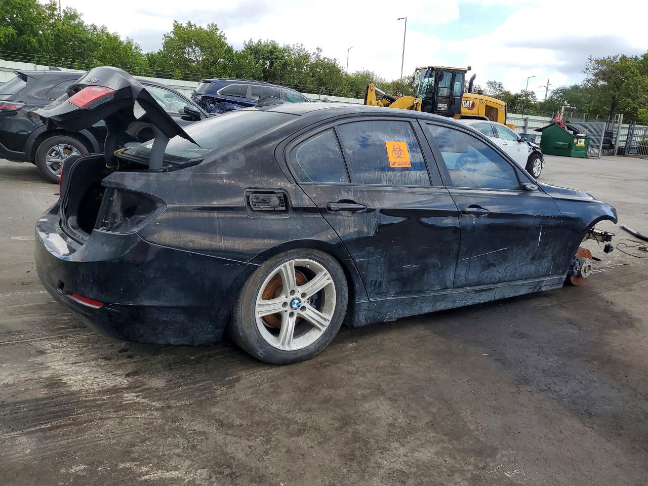 2013 BMW 3 series VIN WBA3C1C55DF442399 photo 3