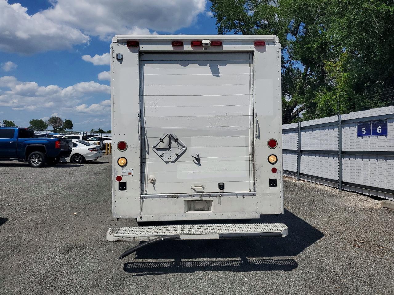 2000 FREIGHTLINER All other VIN 4UZA5FAC4YCG63839 photo 6