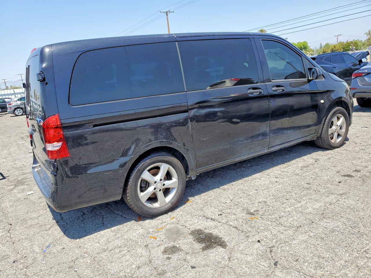 2017 Mercedes Metris VIN WD4PG2EE1H3293224 photo 3