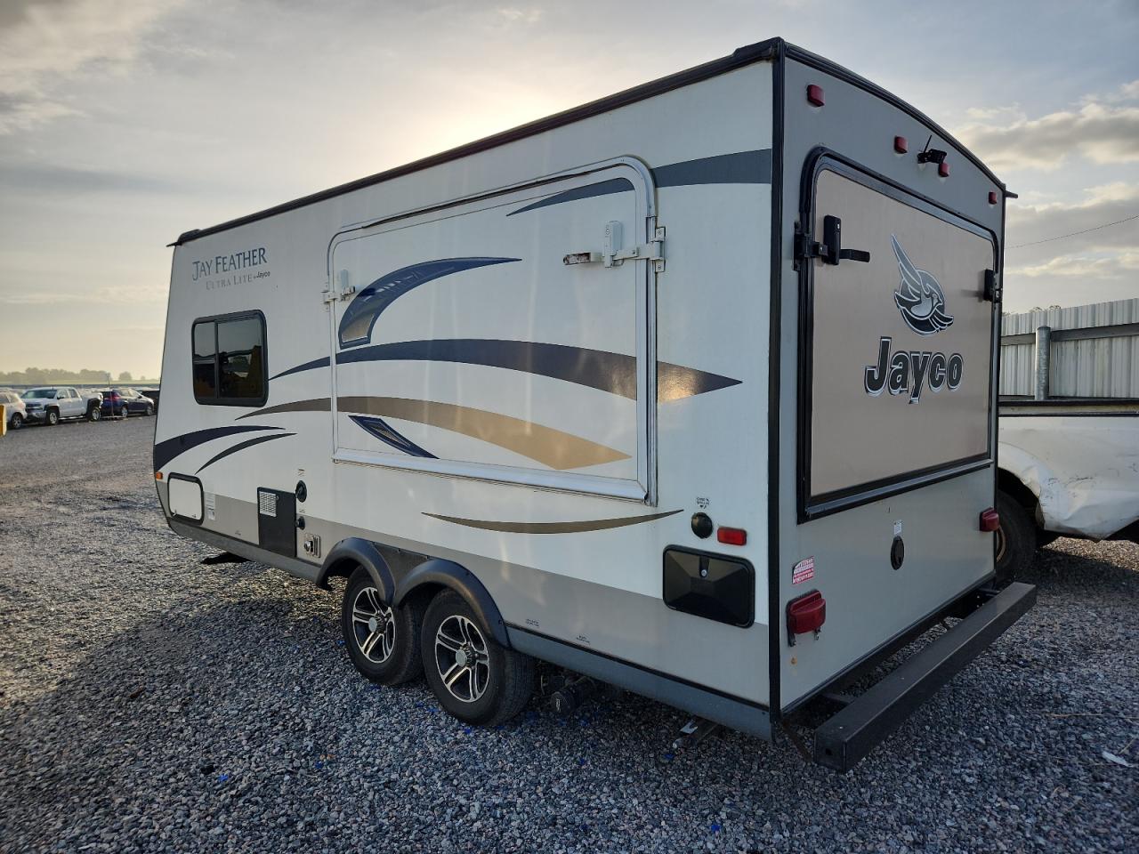 2015 JAYCO All models VIN 1UJBJHBJ1F1JD0197 photo 3