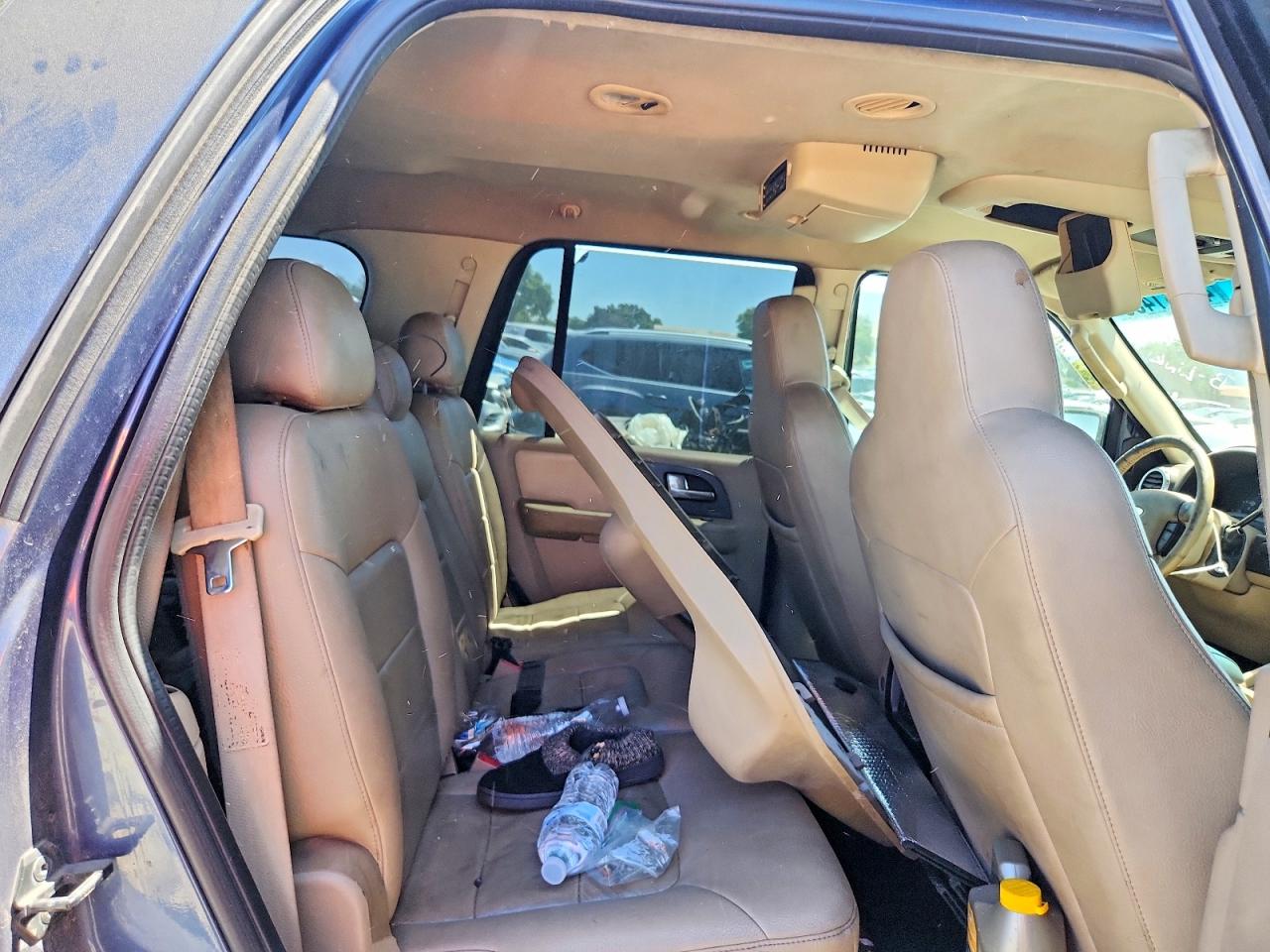 2004 Ford Expedition VIN 1FMPU16L74LA41493 photo 11