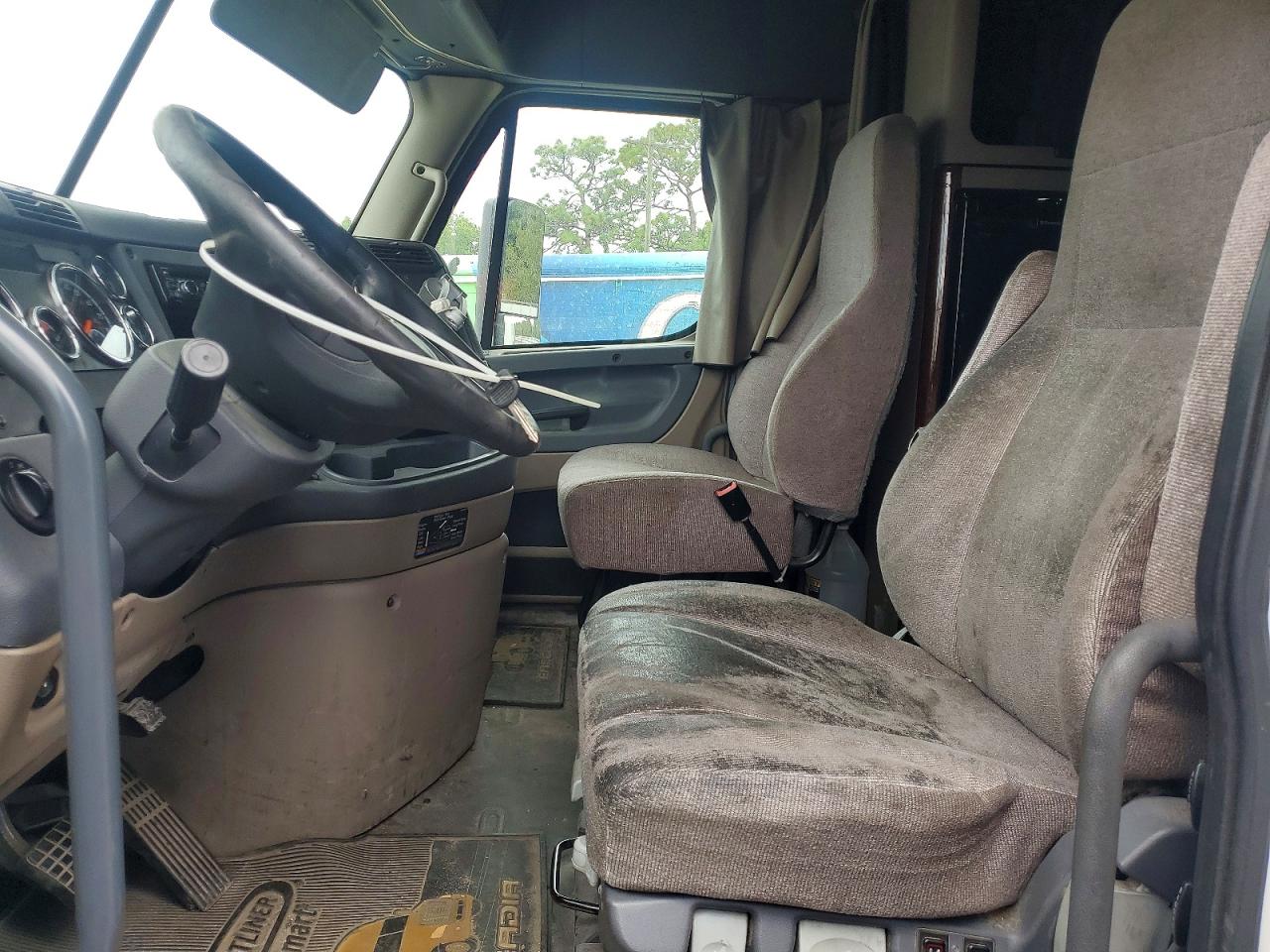 2017 FREIGHTLINER All other VIN 1FUGGLDR4HLJE0619 photo 5