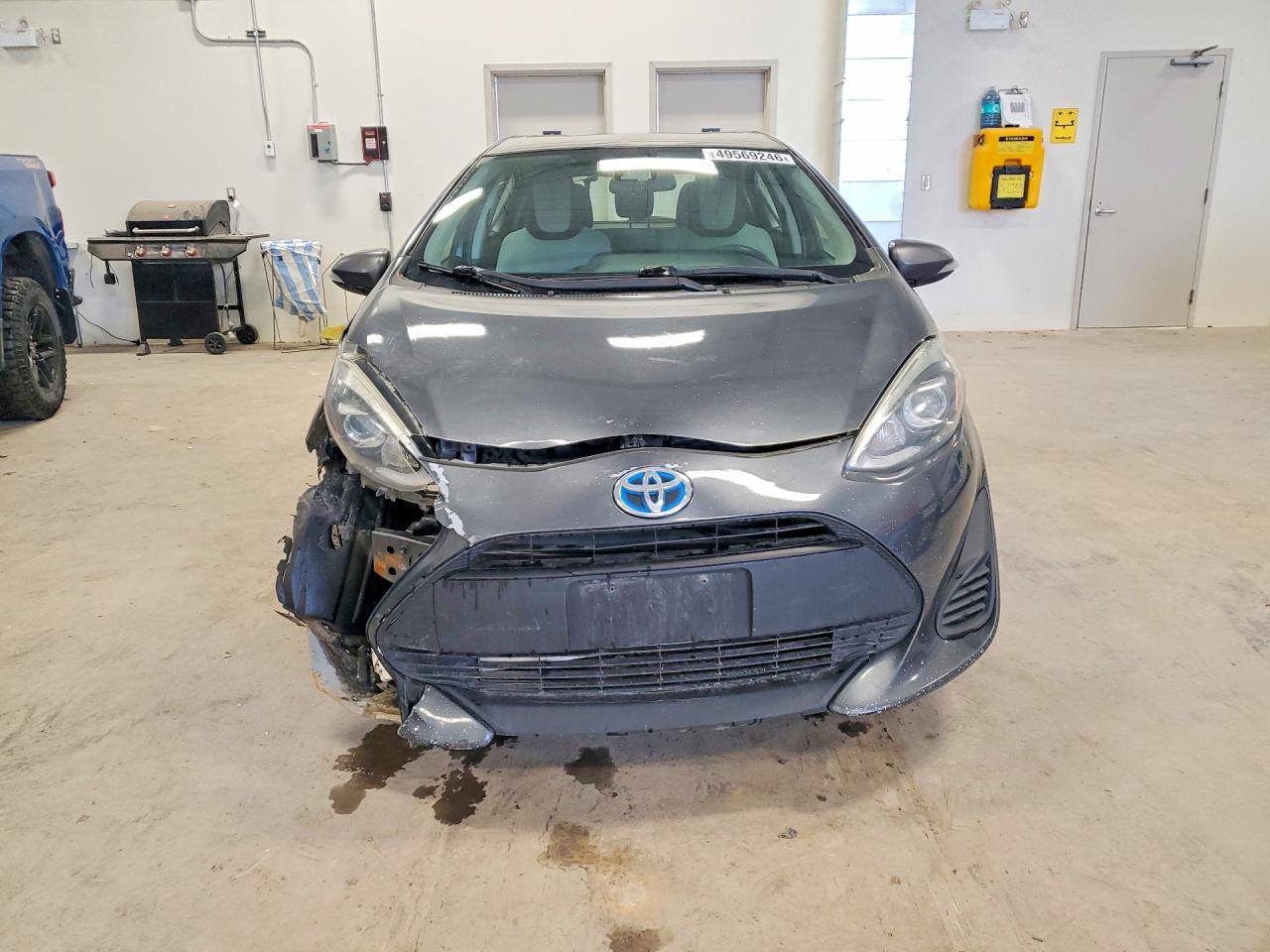 2018 Toyota Prius c on VIN JTDKDTB33J1617880 photo 5