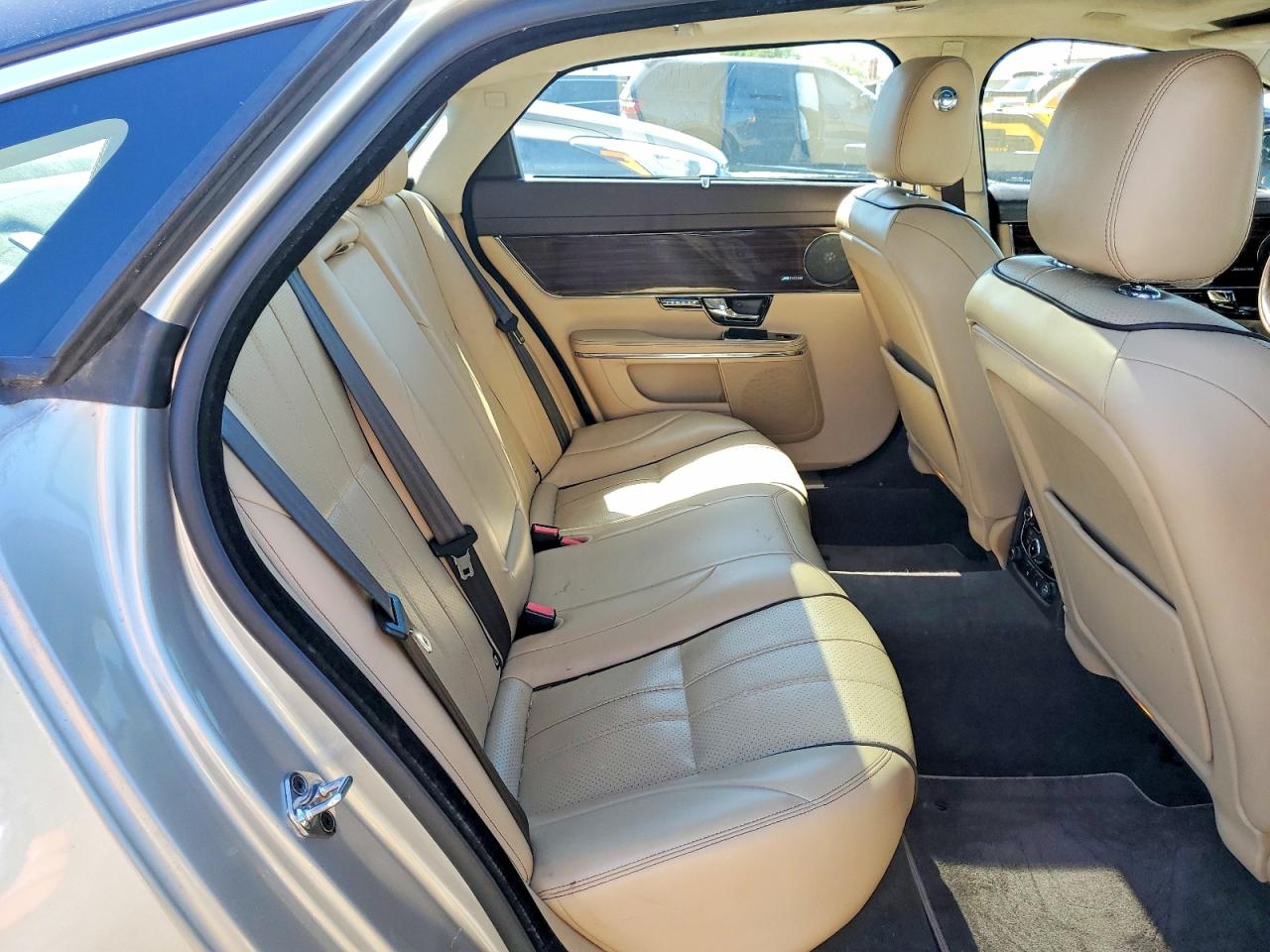2013 Jaguar Xj VIN SAJWJ2GD4D8V51942 photo 10