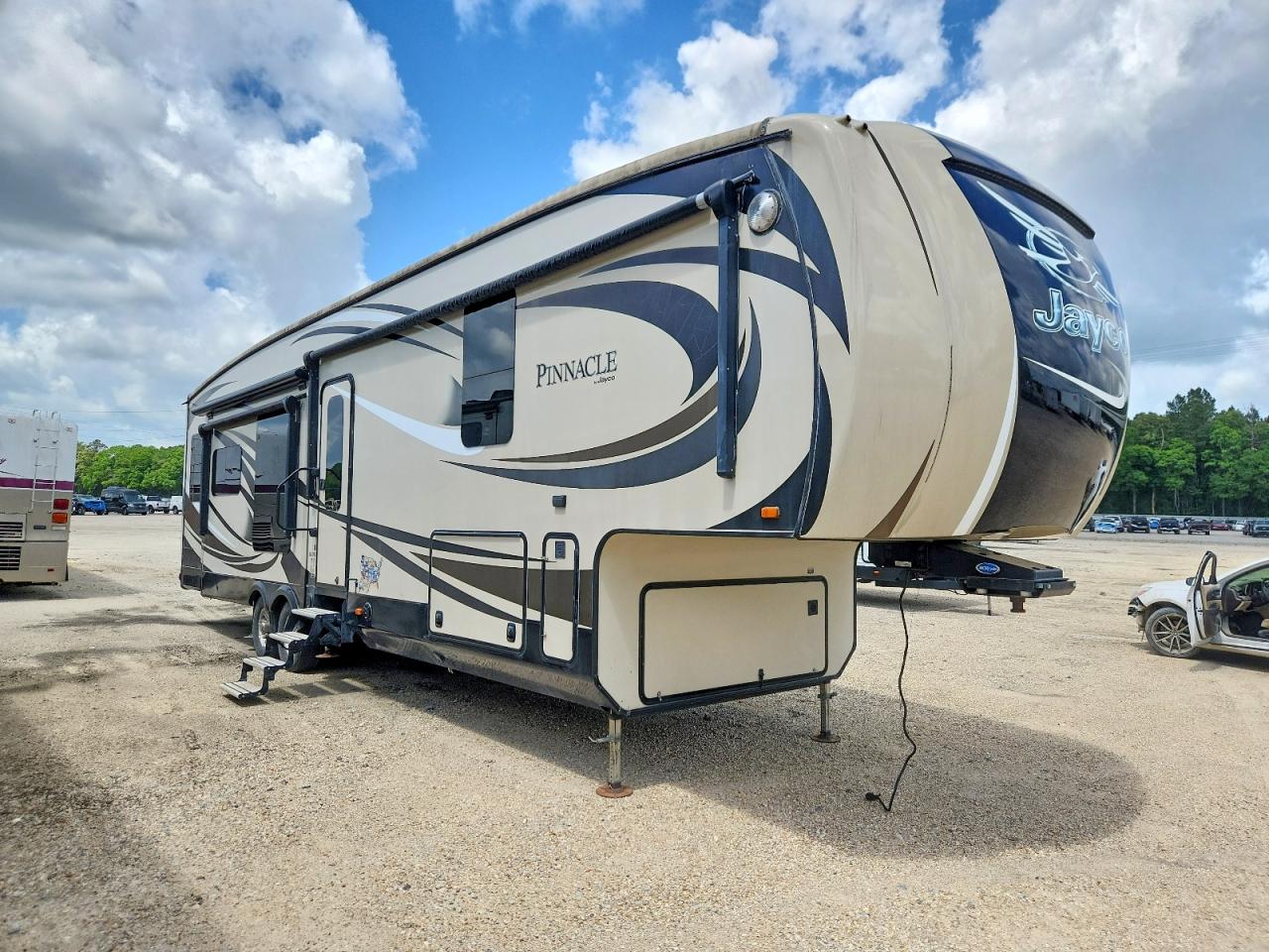 2016 JAYCO All models VIN 1UJCJ0BV9G1RL0051 photo 1