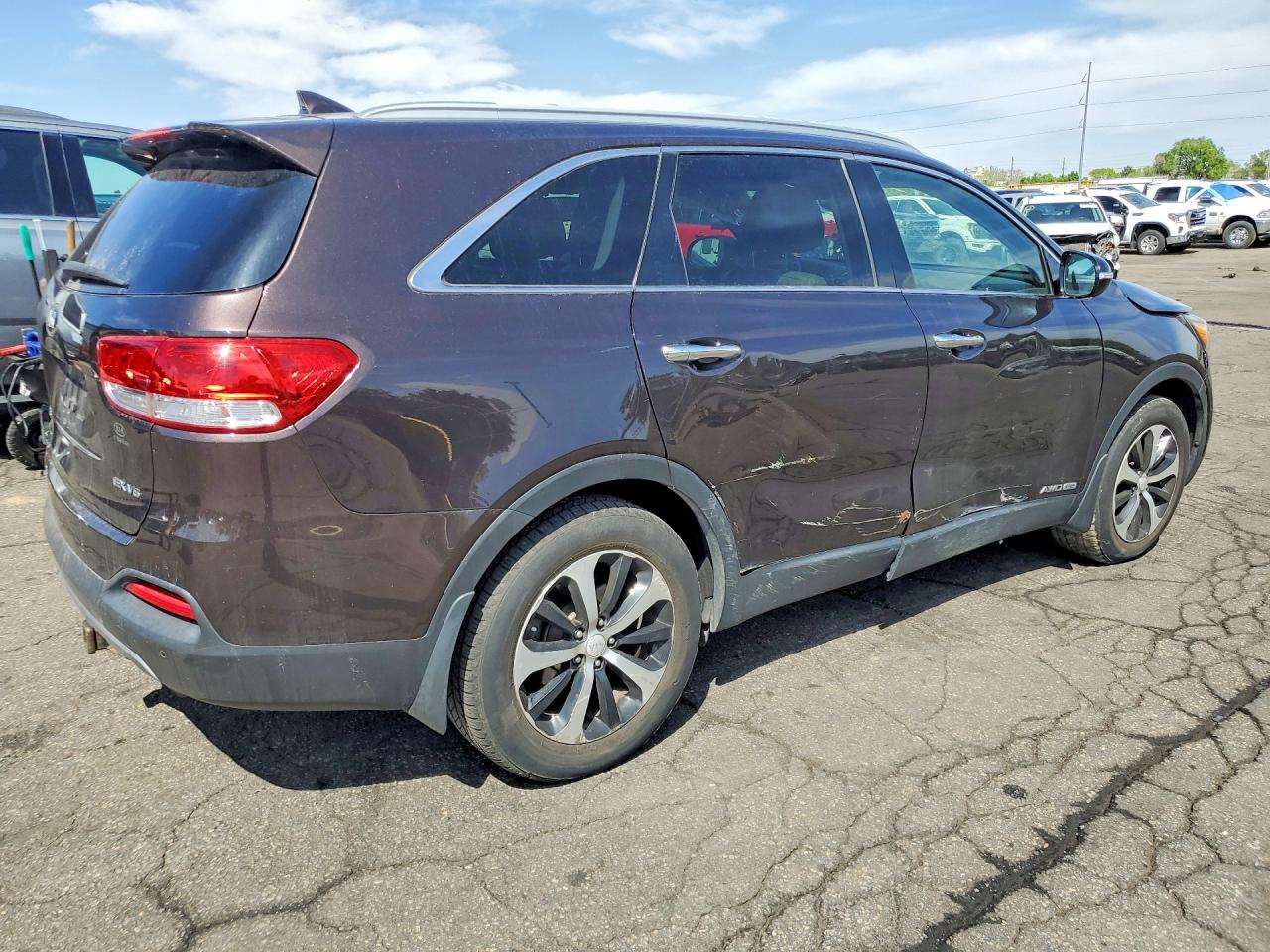 2016 Kia Sorento VIN 5XYPHDA52GG084013 photo 3