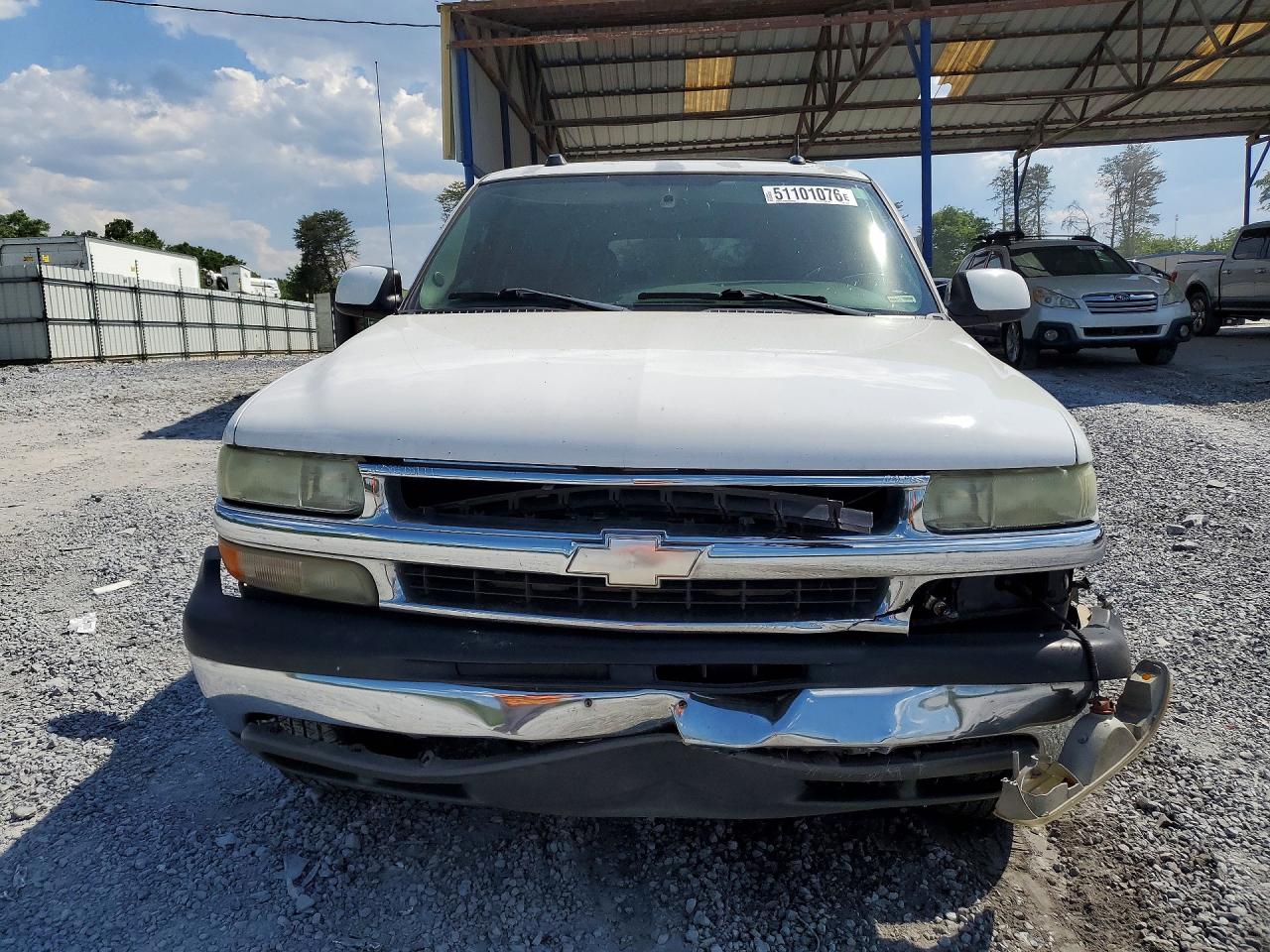 2004 Chevrolet Suburban VIN 1GNEC16Z74J320724 photo 5