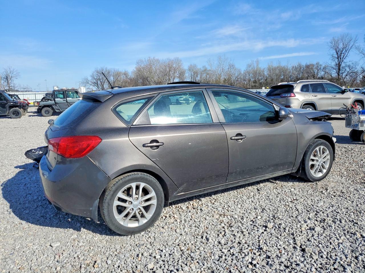 2012 Kia Forte VIN KNAFU5A23C5480504 photo 3