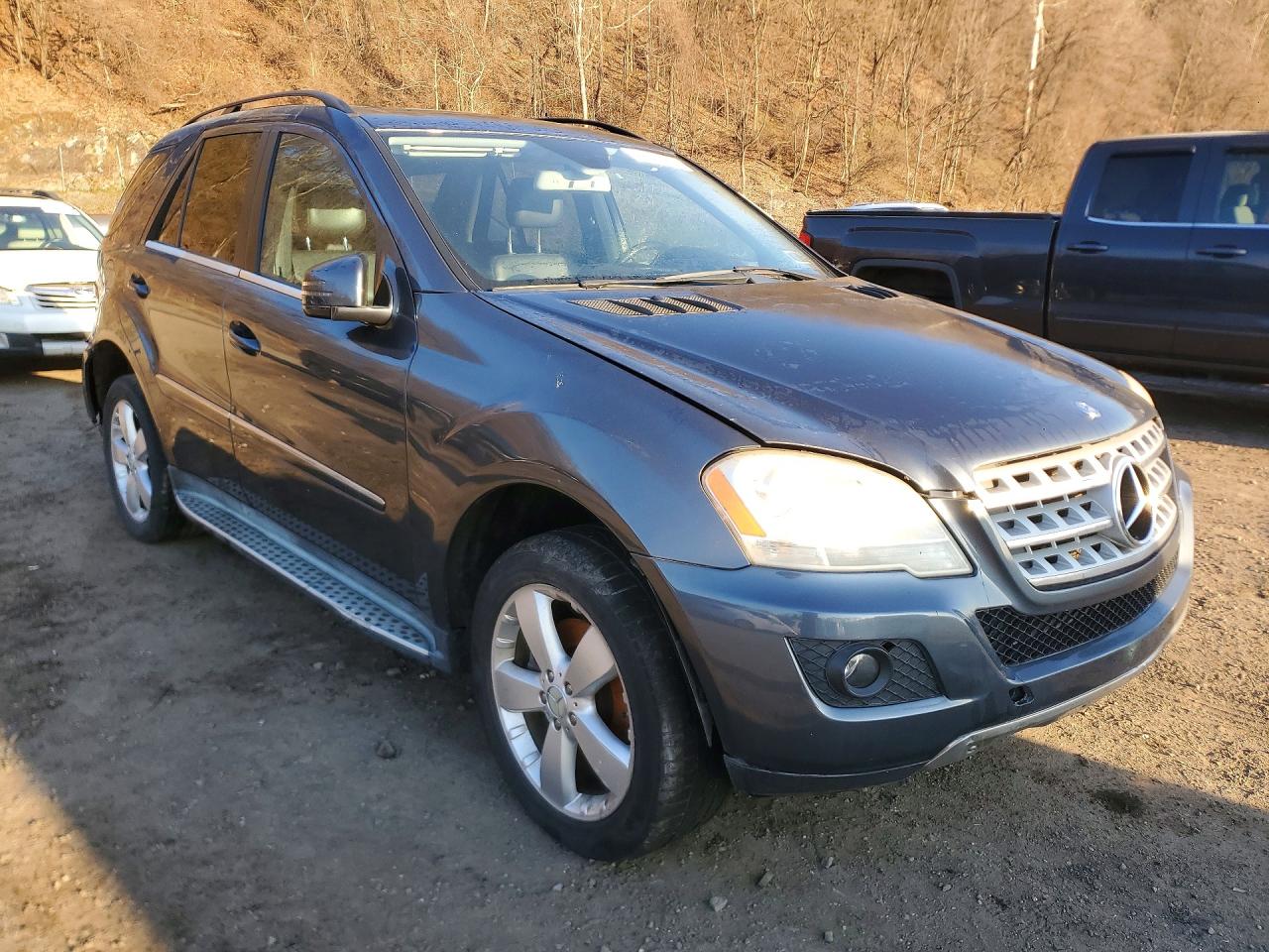 2011 Mercedes-Benz M-class VIN 4JGBB8GB7BA702933 photo 4
