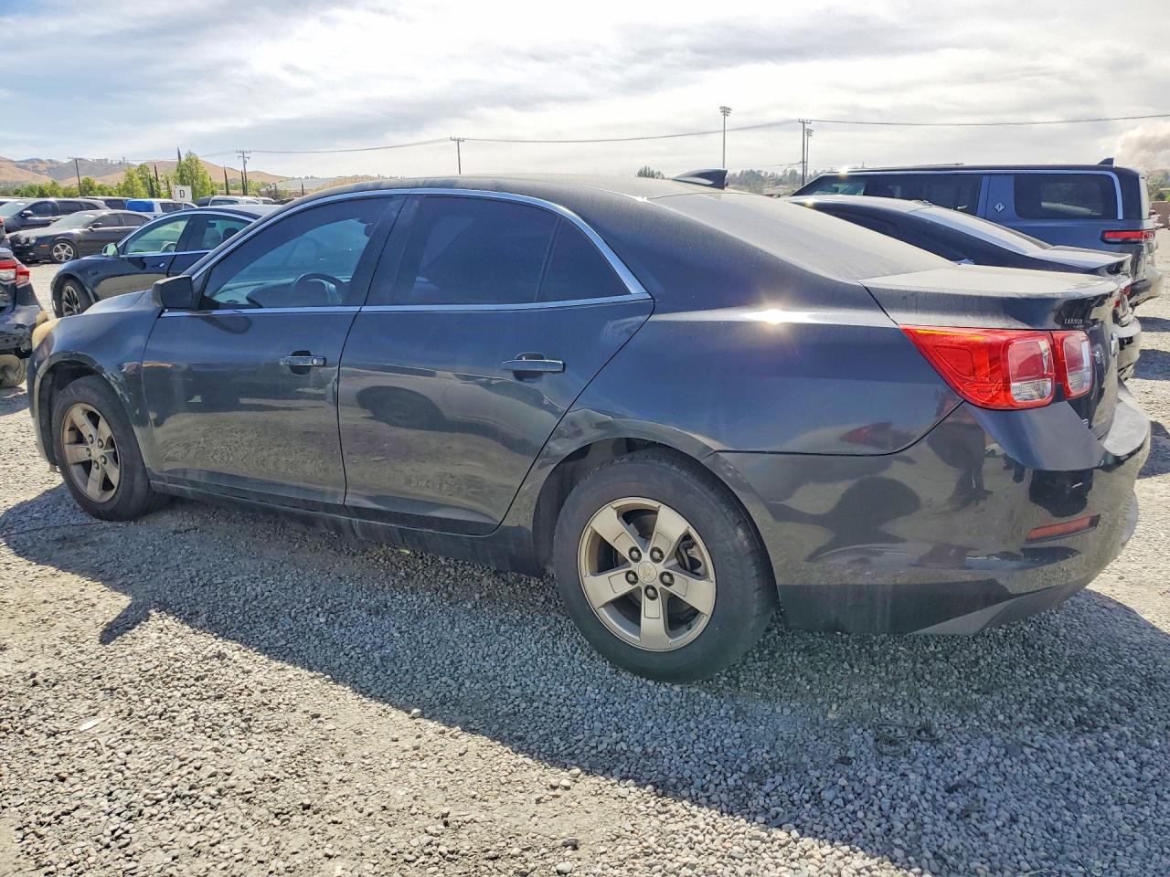 2015 Chev Malibu VIN 1G11A5SL8FF266631 photo 2