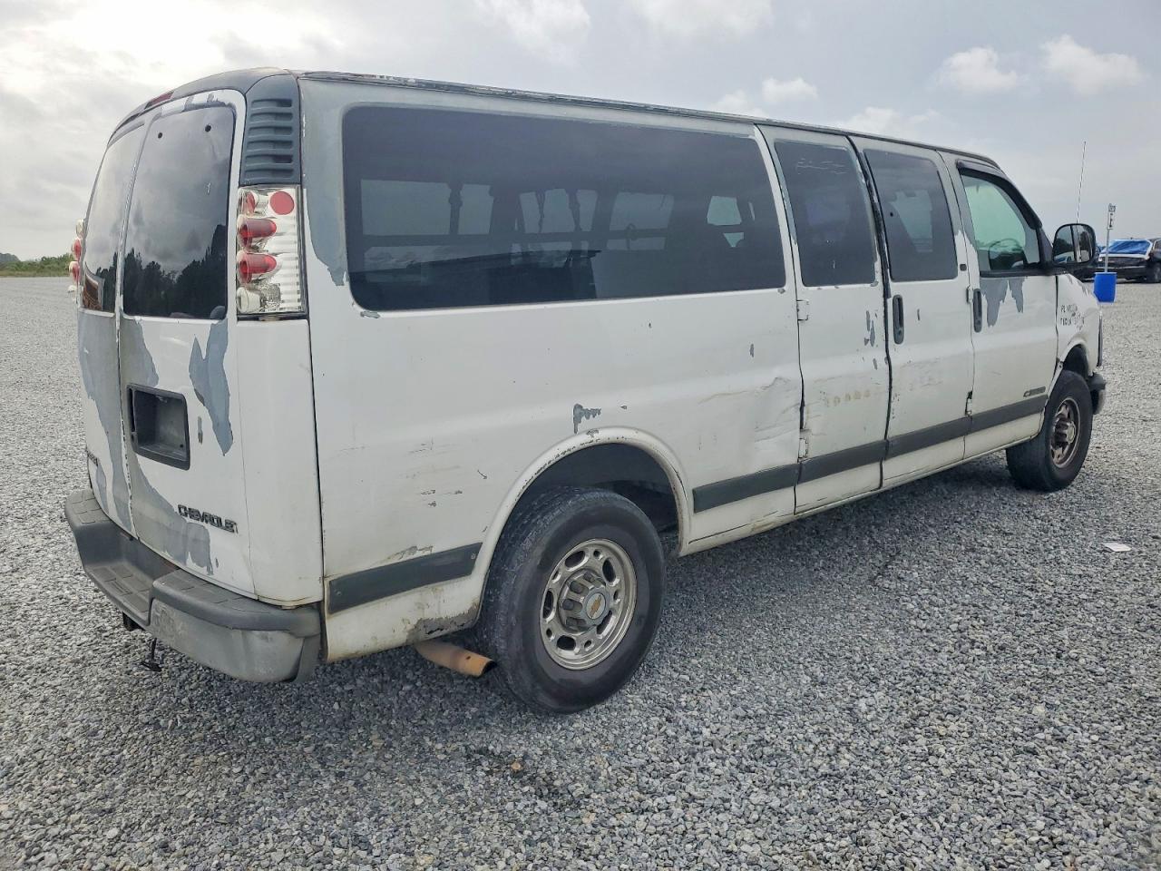 2002 CHEVROLET Express VIN 1GAHG39RX21102543 photo 10