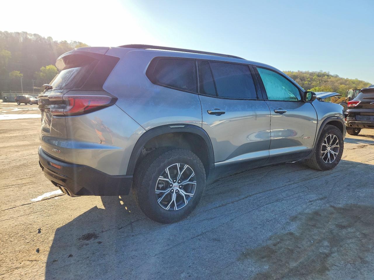 2024 GMC Acadia VIN 1GKENPKS3RJ185137 photo 3