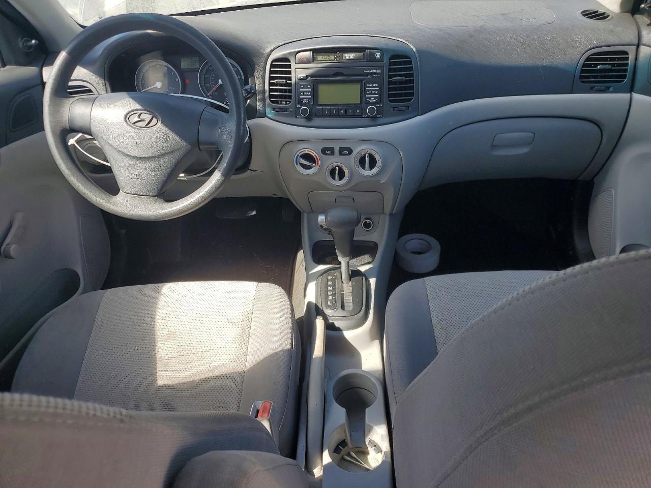 2008 Hyundai Accent VIN KMHCN46C98U258993 photo 8