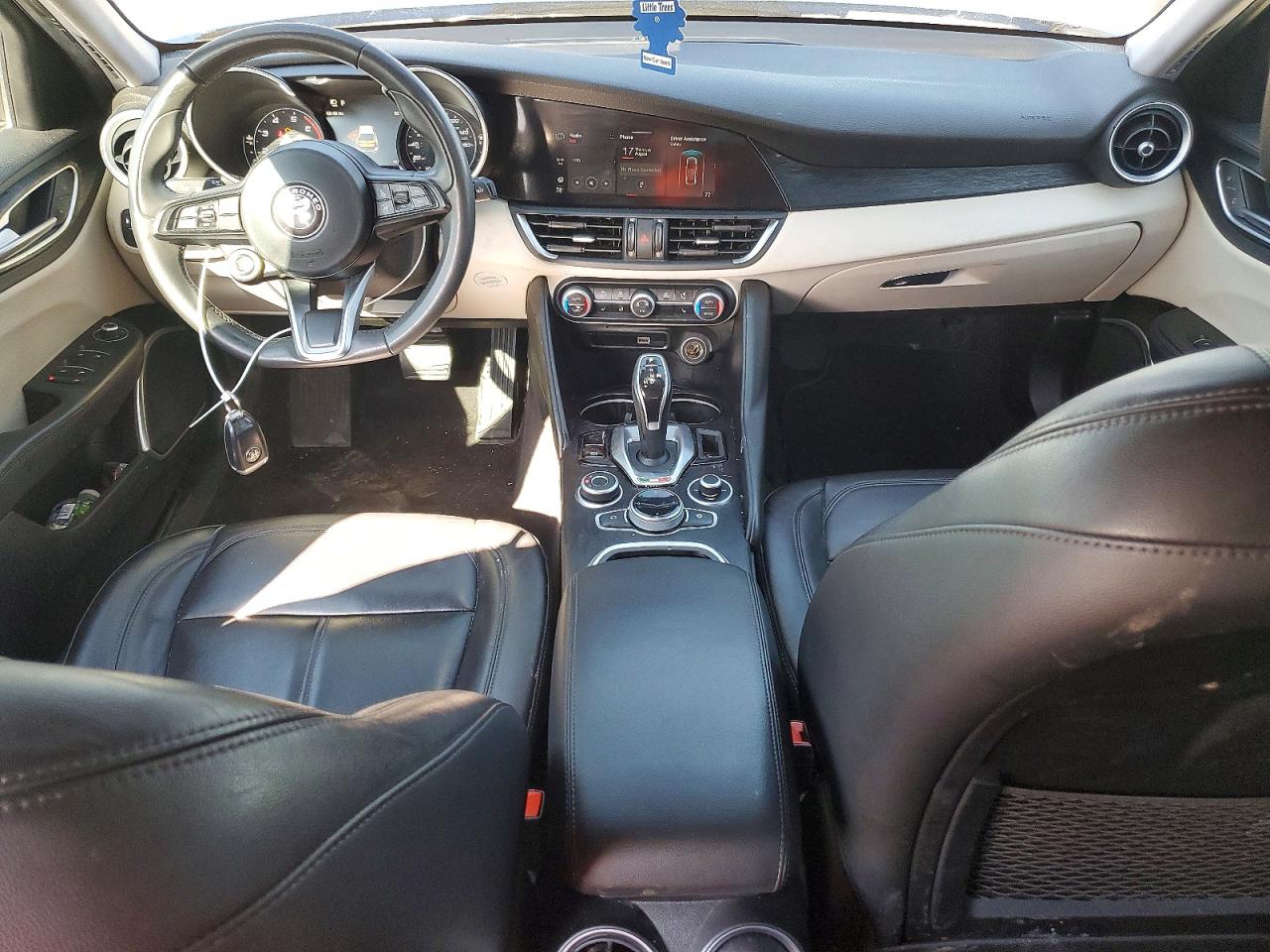 2021 Alfa Giulia VIN ZARFANAN6M7641610 photo 8