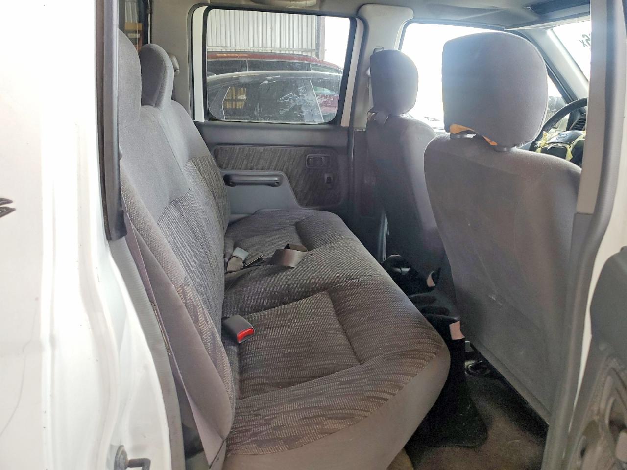 2000 NISSAN Frontier VIN 1N6ED27Y2YC338377 photo 10