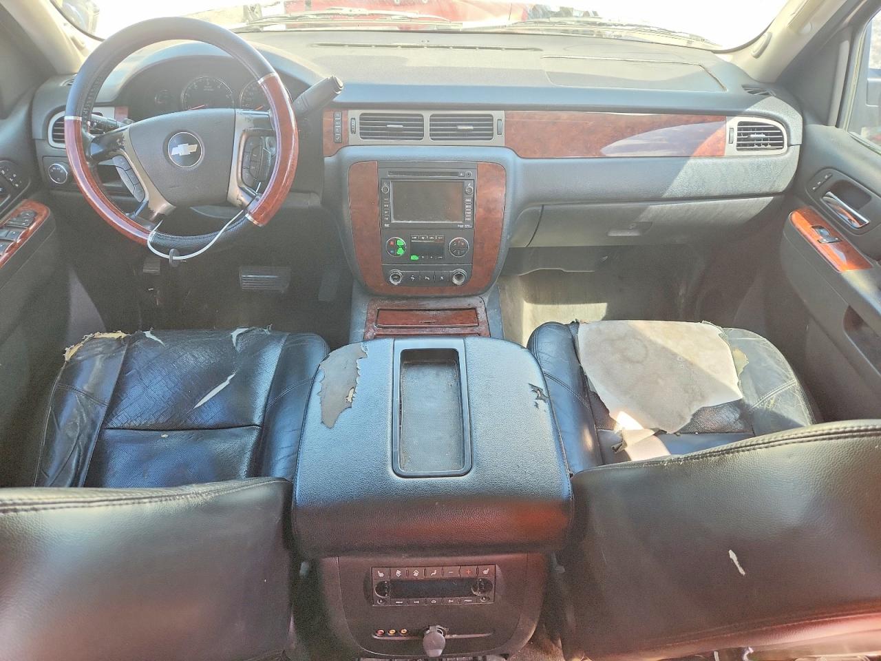2010 Chevrolet Suburban VIN 1GNUCKE0XAR176491 photo 8