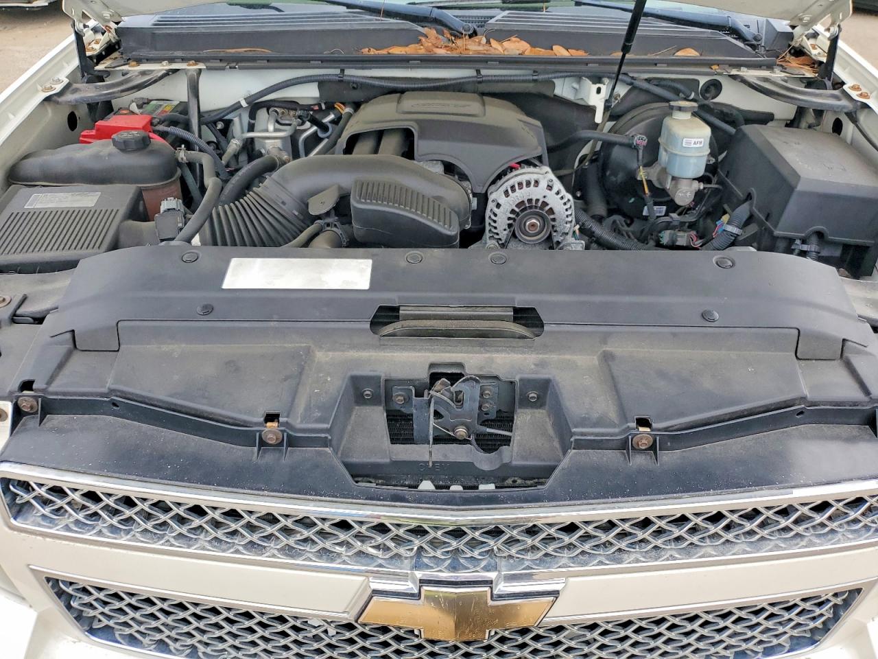 2011 CHEVROLET Suburban VIN 1GNSCKE02BR128279 photo 12