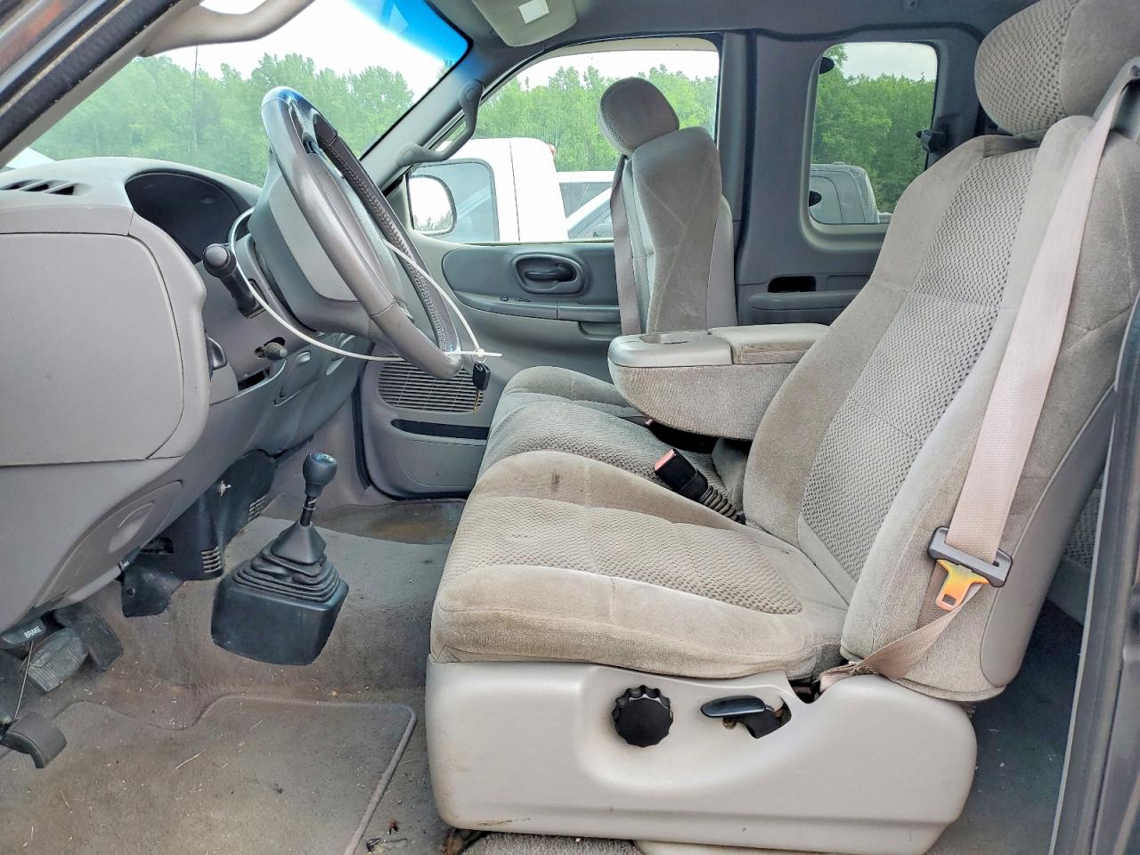 2002 Ford F150 VIN 1FTRX18L12NA53383 photo 7