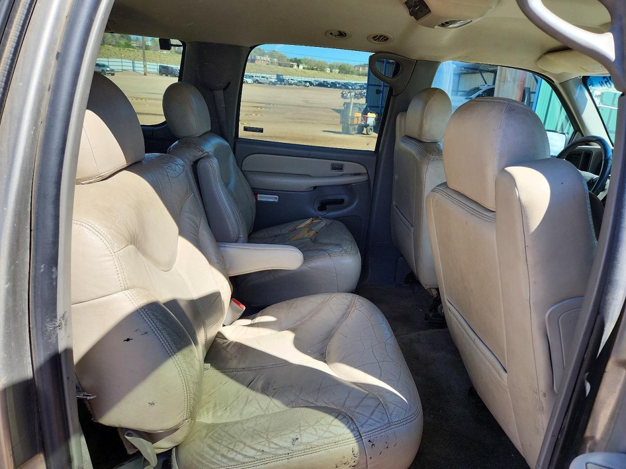 2000 GMC Yukon VIN 3GKEC16T0YG201560 photo 11