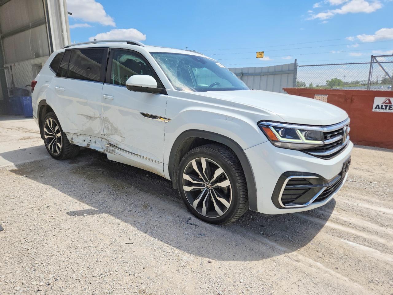 2021 Volkswagen Atlas VIN 1V2SR2CA8MC534722 photo 4