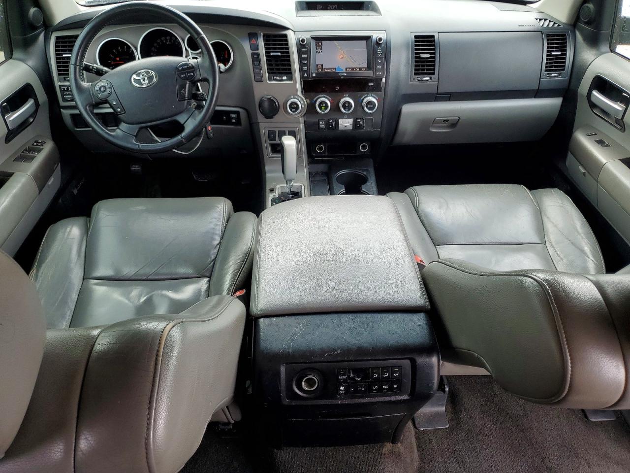 2013 Toyota Sequoia VIN 5TDKY5G19DS045552 photo 8