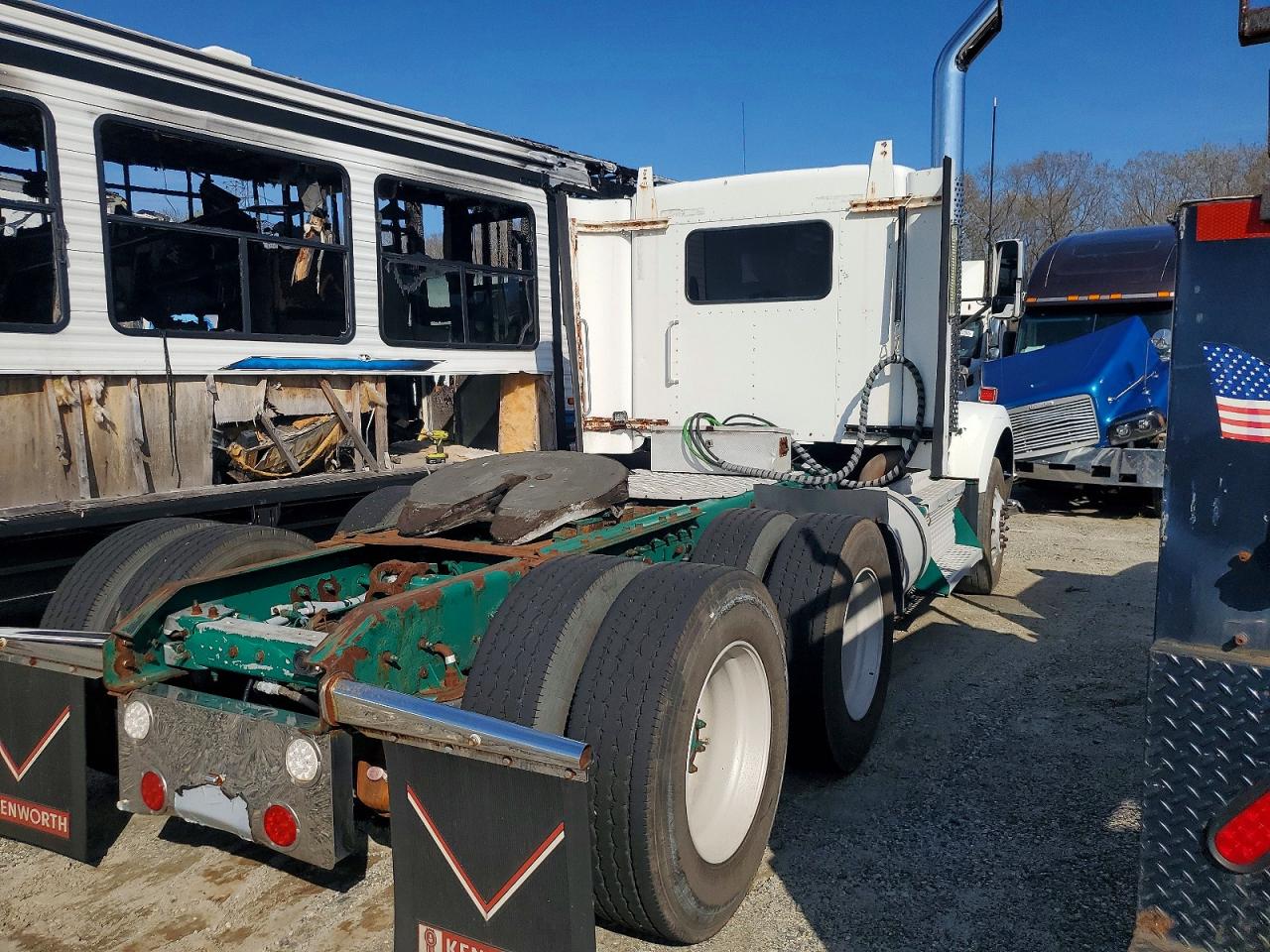 2009 KENWORTH All other VIN 1XKDDU9X59R254426 photo 4