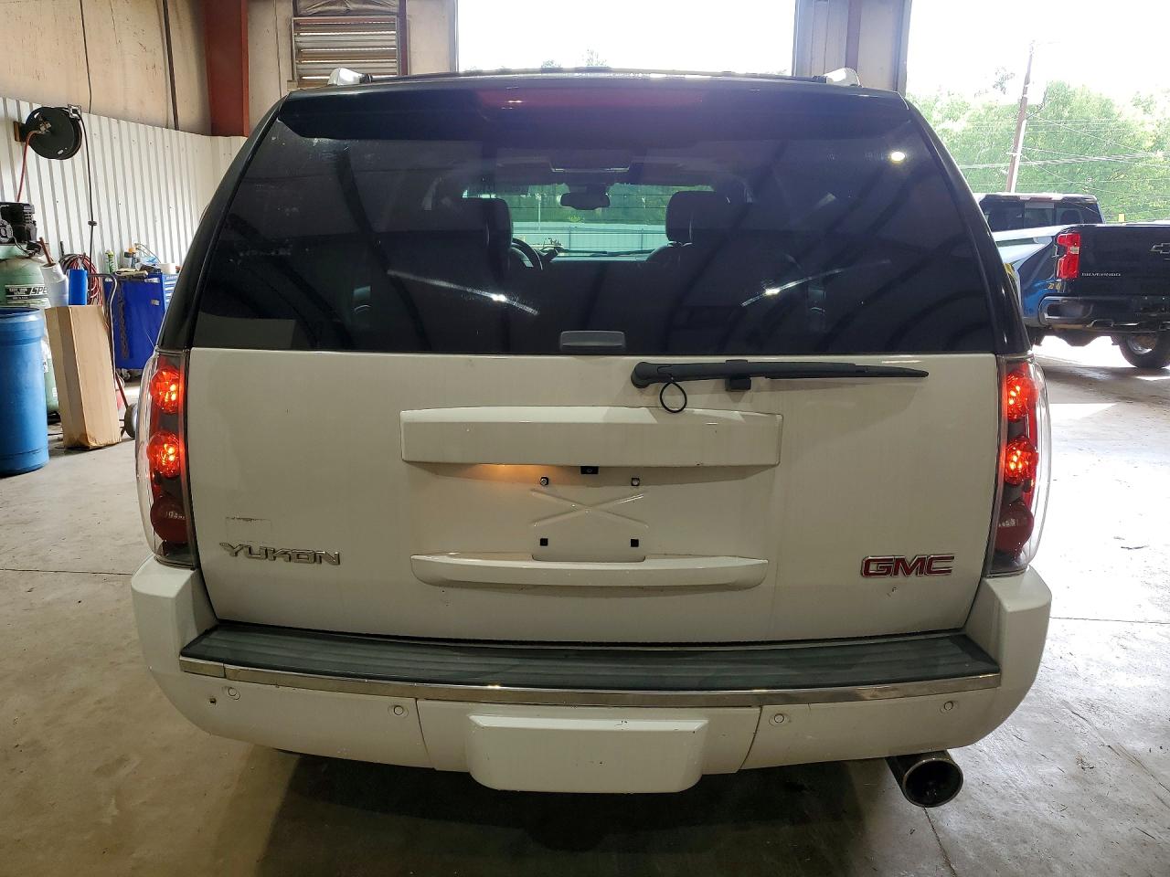 2008 GMC Yukon VIN 1GKEC638X8J251734 photo 6
