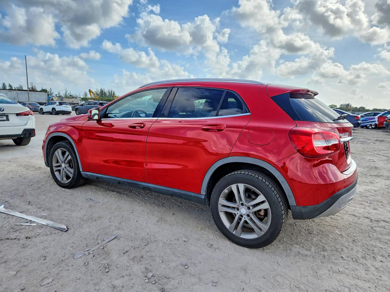 2015 Mercedes Gla-class VIN WDCTG4EB4FJ167078 photo 2
