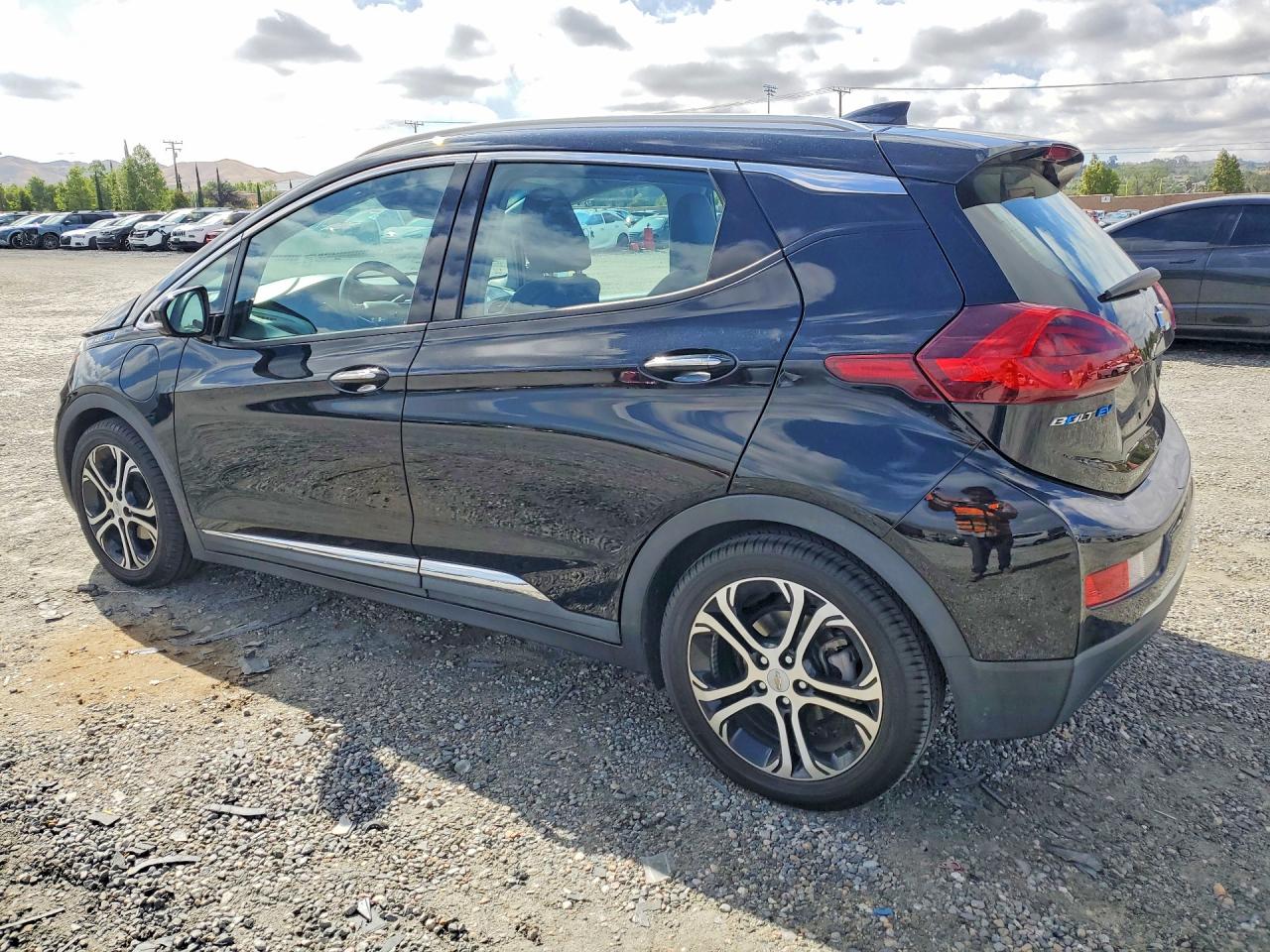2017 Chevrolet Bolt VIN 1G1FX6S09H4185572 photo 2