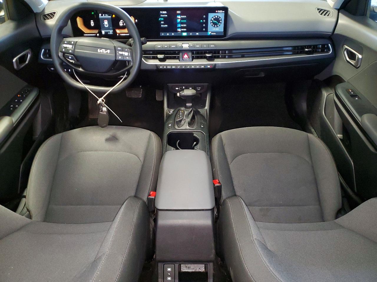 2025 Kia All other VIN 3KPFT4DE2SE103610 photo 8