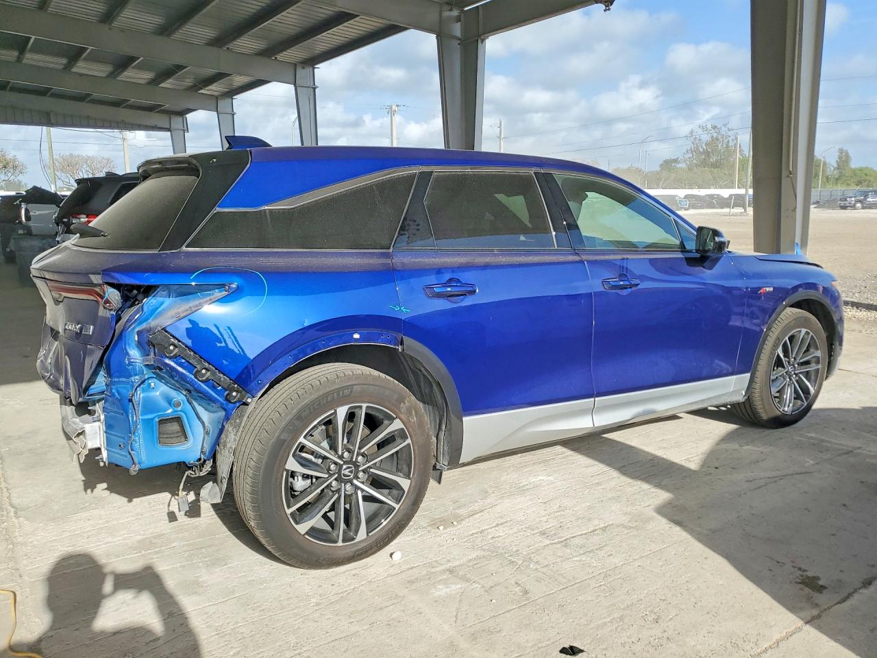 2024 Acura Zdx VIN 4W5KHMRK6RZ514184 photo 3