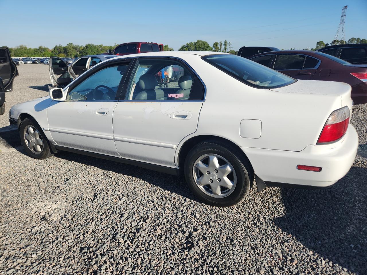 1997 Honda Accord VIN 1HGCE6673VA020042 photo 2