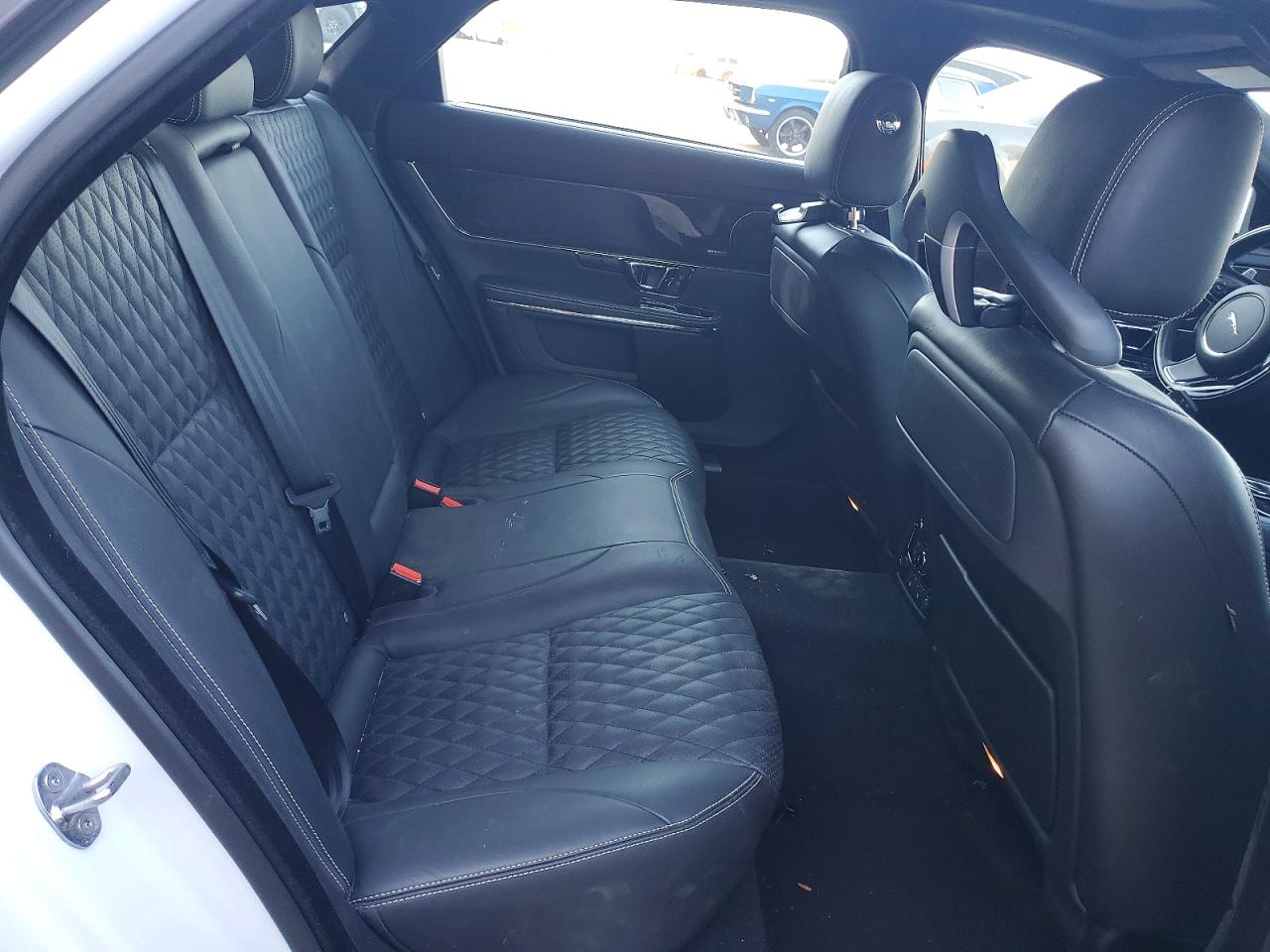 2019 Jaguar Xj VIN SAJWJ2GD3K8W17829 photo 10