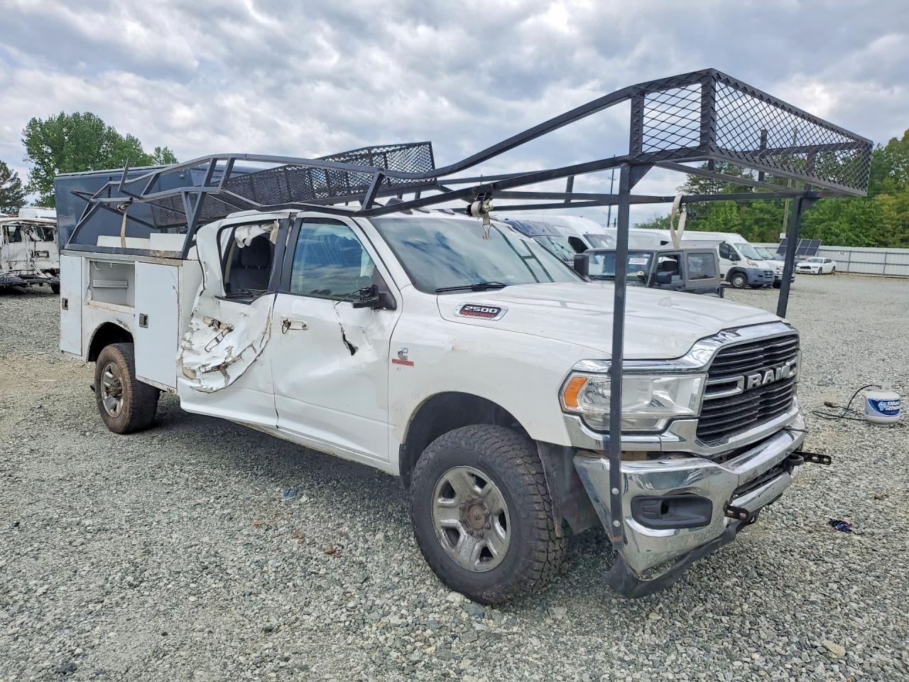 2019 Ram 2500 VIN 3C6UR5JL3KG718712 photo 4