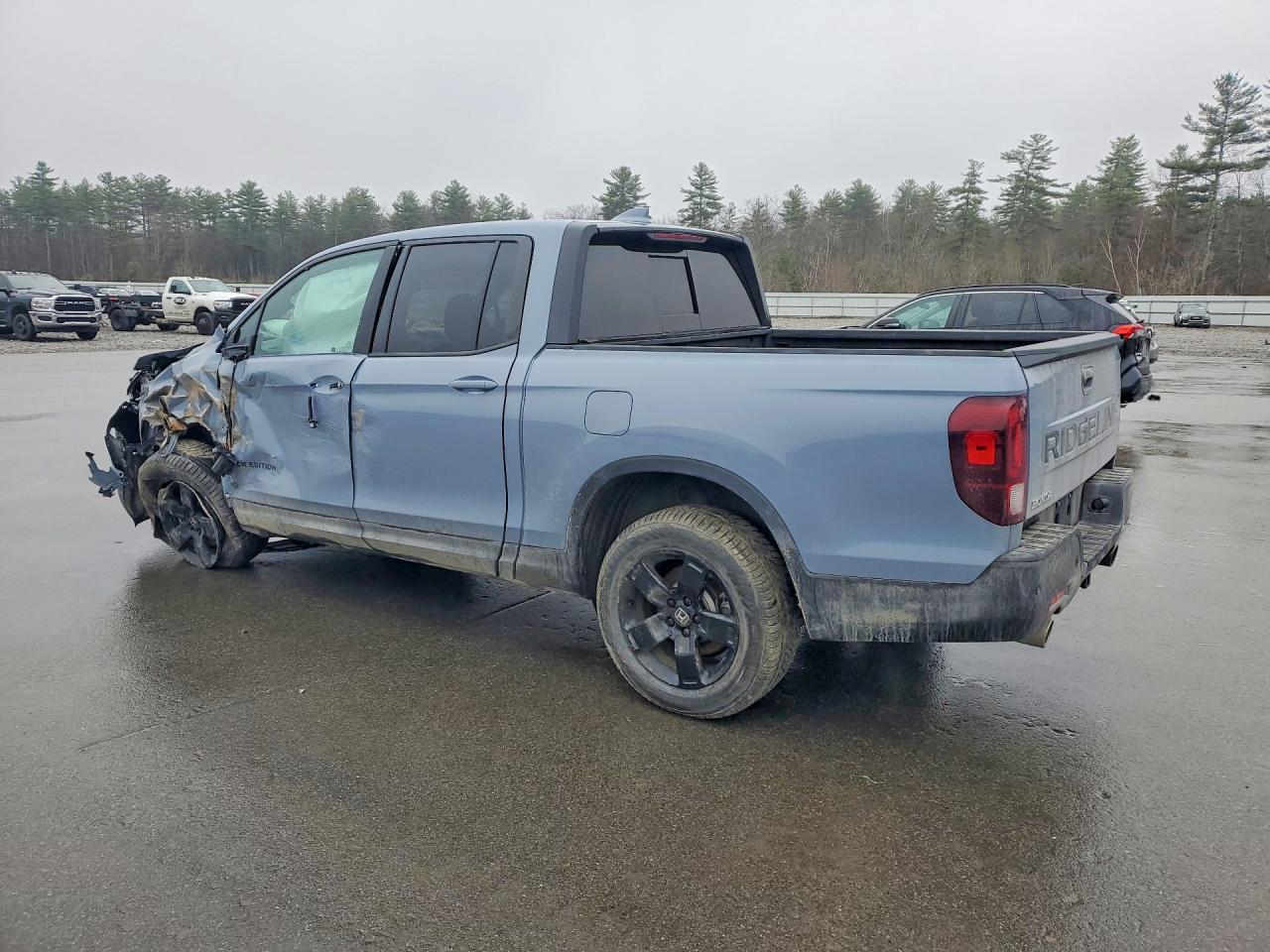 2024 Honda Ridgeline VIN 5FPYK3F89RB025240 photo 2