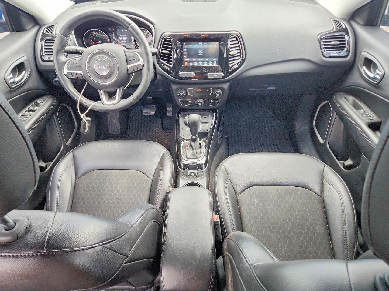 2019 Jeep Grand cher VIN 3C4NJDBB0KT689455 photo 8