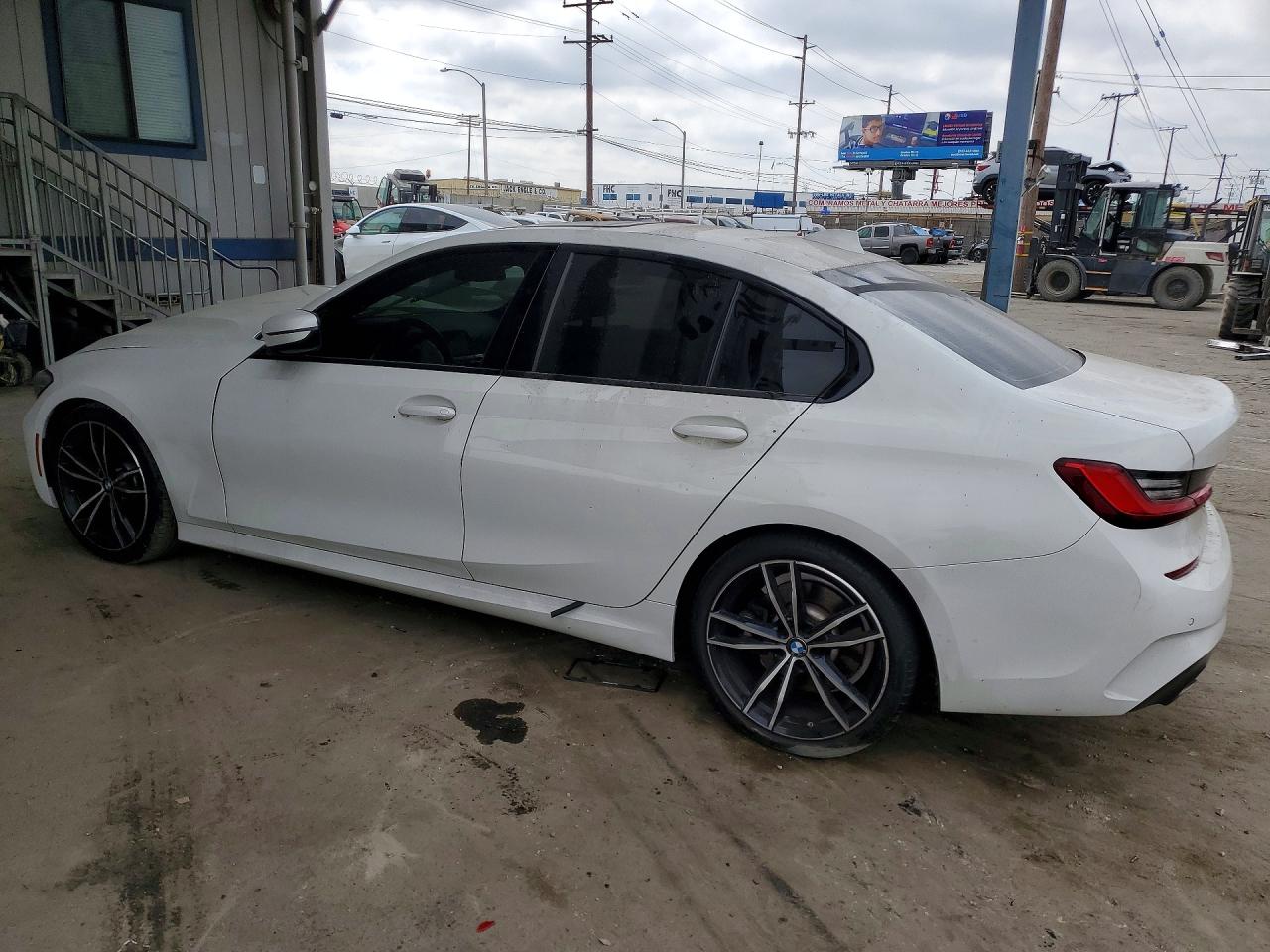 2019 BMW 3 series VIN WBA5R1C55KAK06711 photo 2