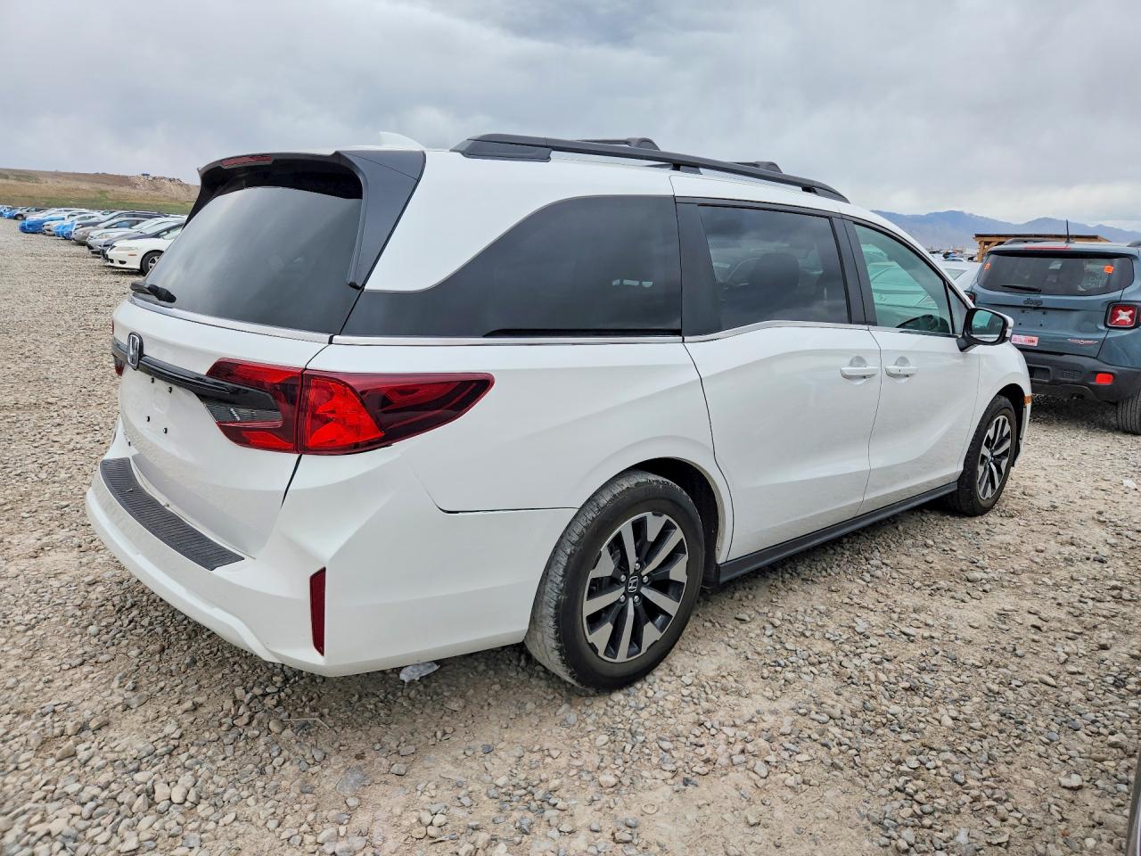 2026 Honda Odyssey VIN 5FNRL6H65TB015660 photo 3