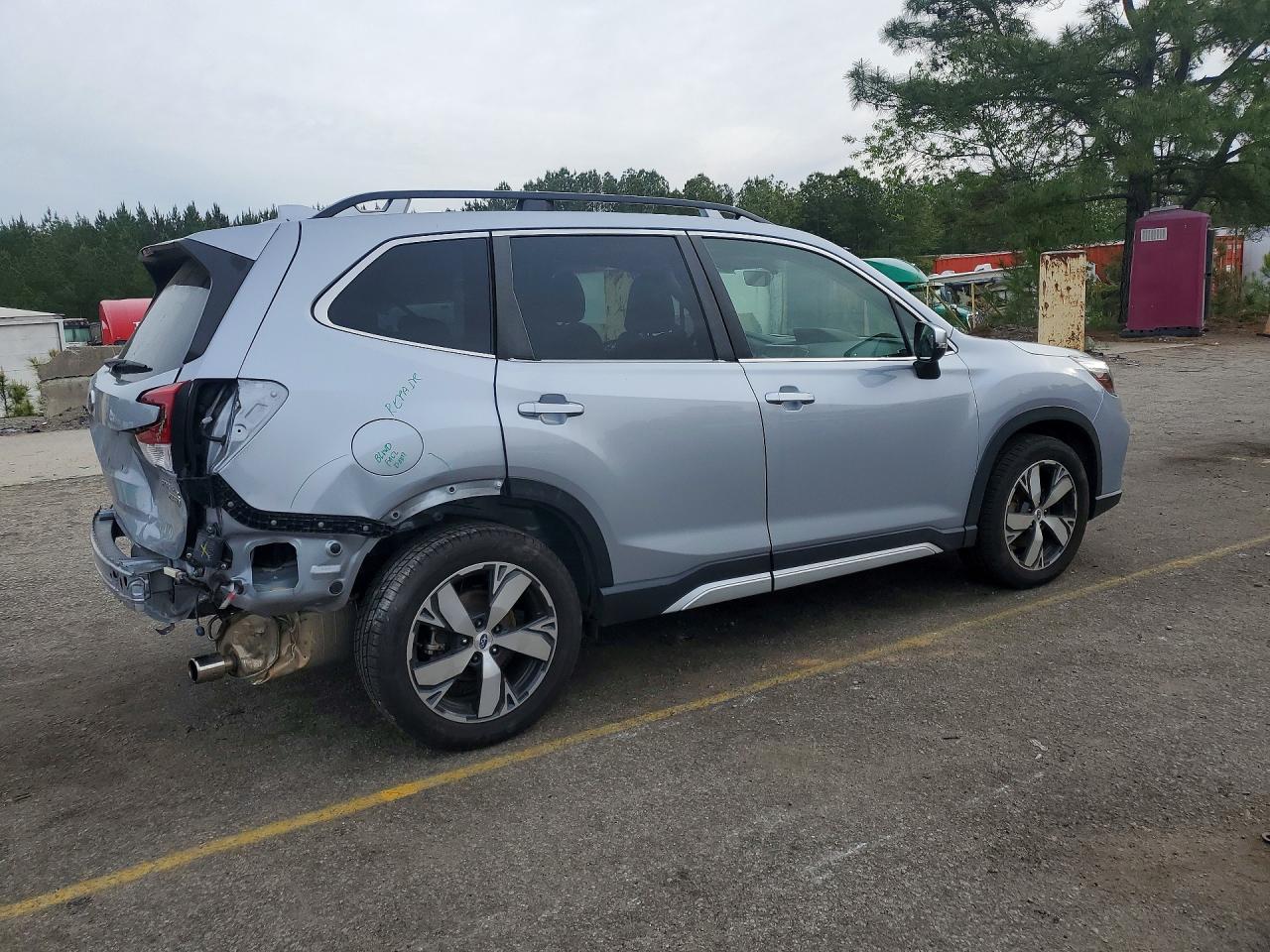 2020 Subaru Forester VIN JF2SKAXC8LH484158 photo 3