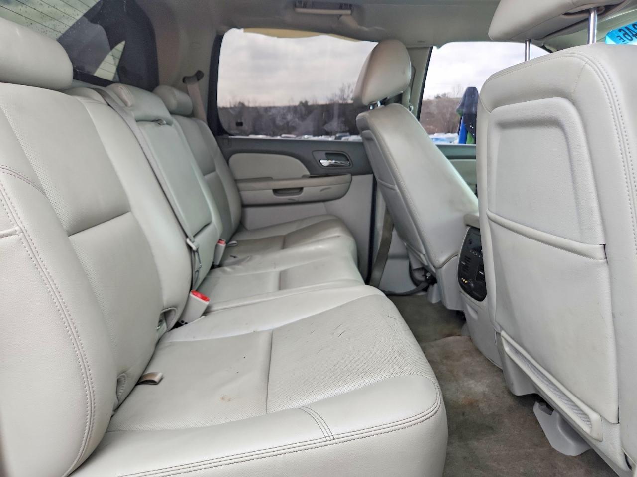 2013 Chevrolet Avalanche VIN 3GNMCGE08DG236835 photo 10