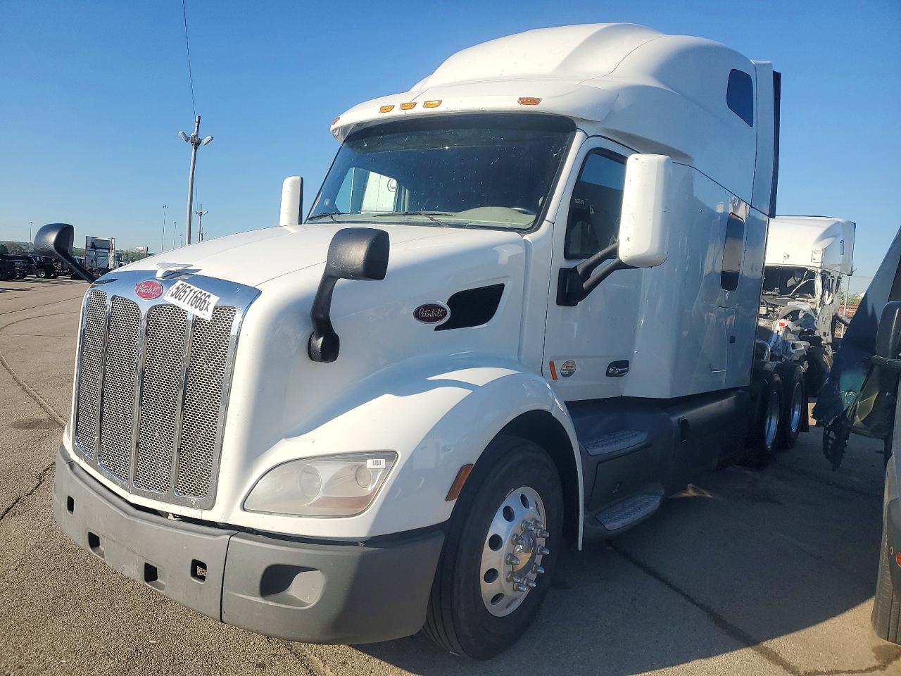 2020 PETERBILT All other VIN 1XPBDP9X0LD688857 photo 2